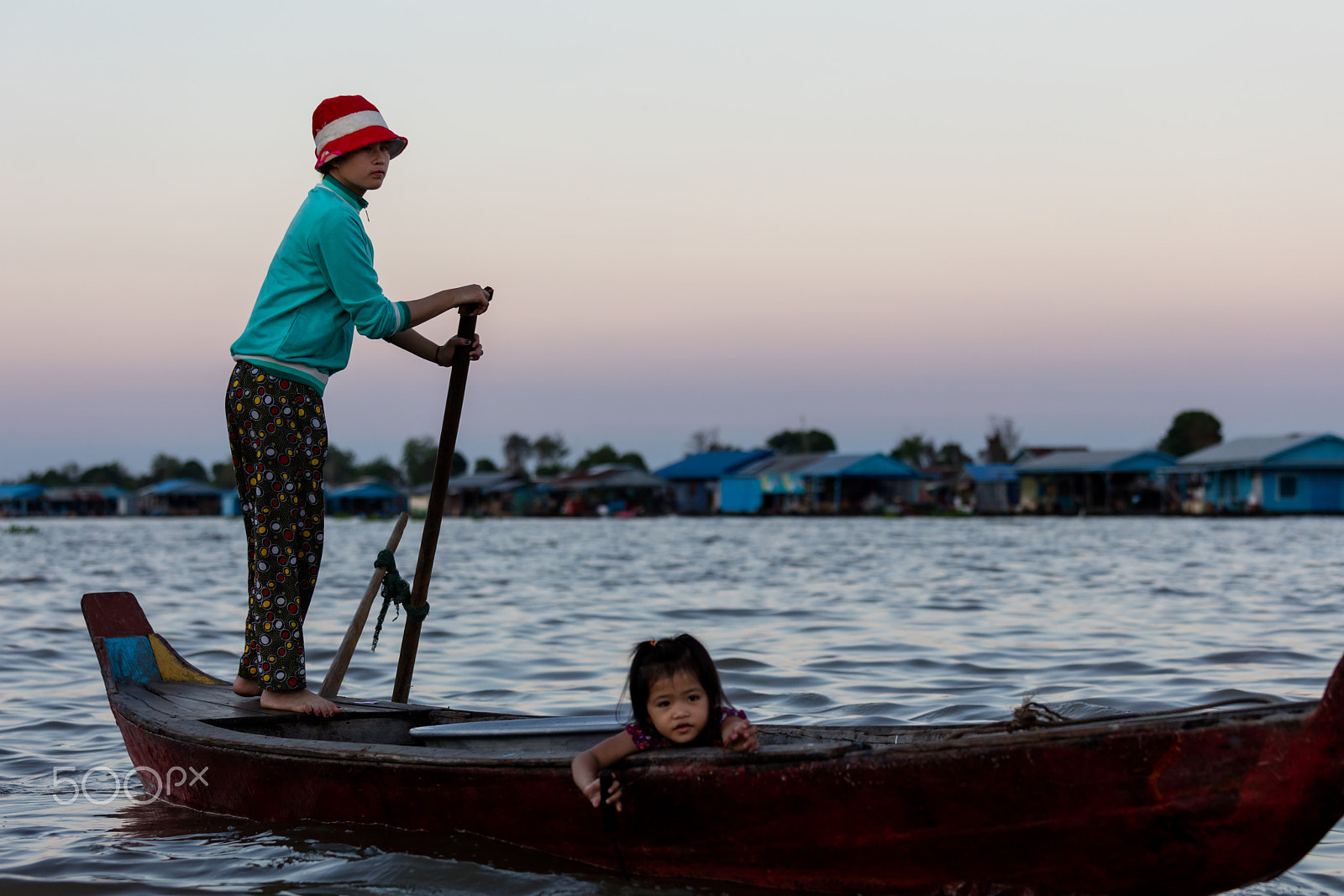 Canon EF 70-200mm F4L IS USM sample photo. Mother and child on tonle sap lake photography