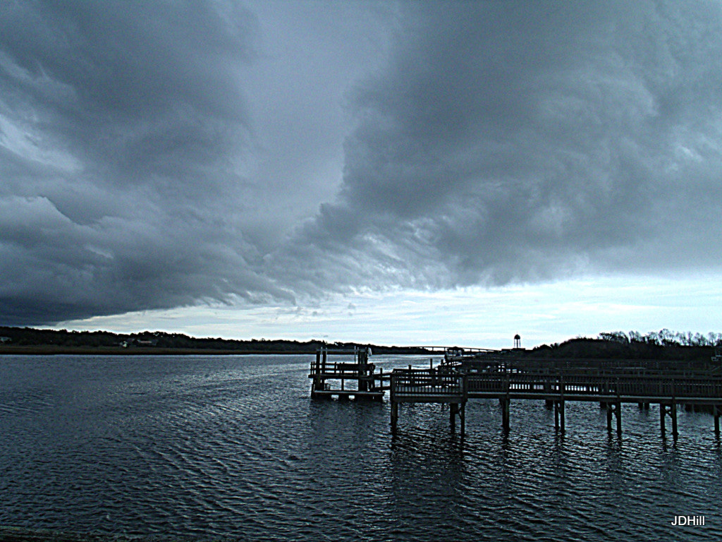 GENERAL IMAGING CO. X400 sample photo. Storm clouds over waterway photography