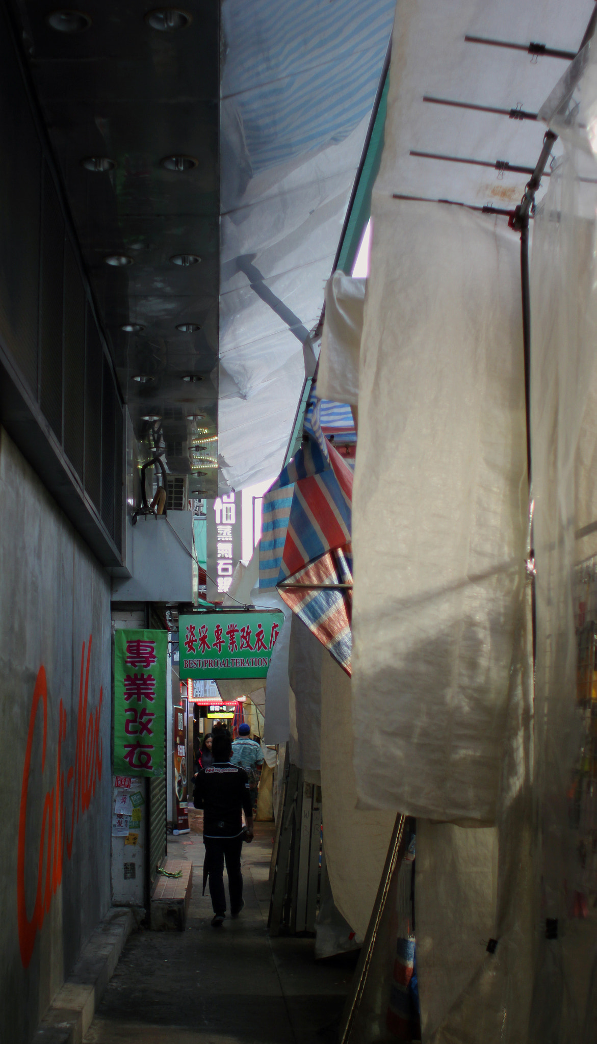 Canon EF 28mm F1.8 USM sample photo. Hk tung choi slice photography