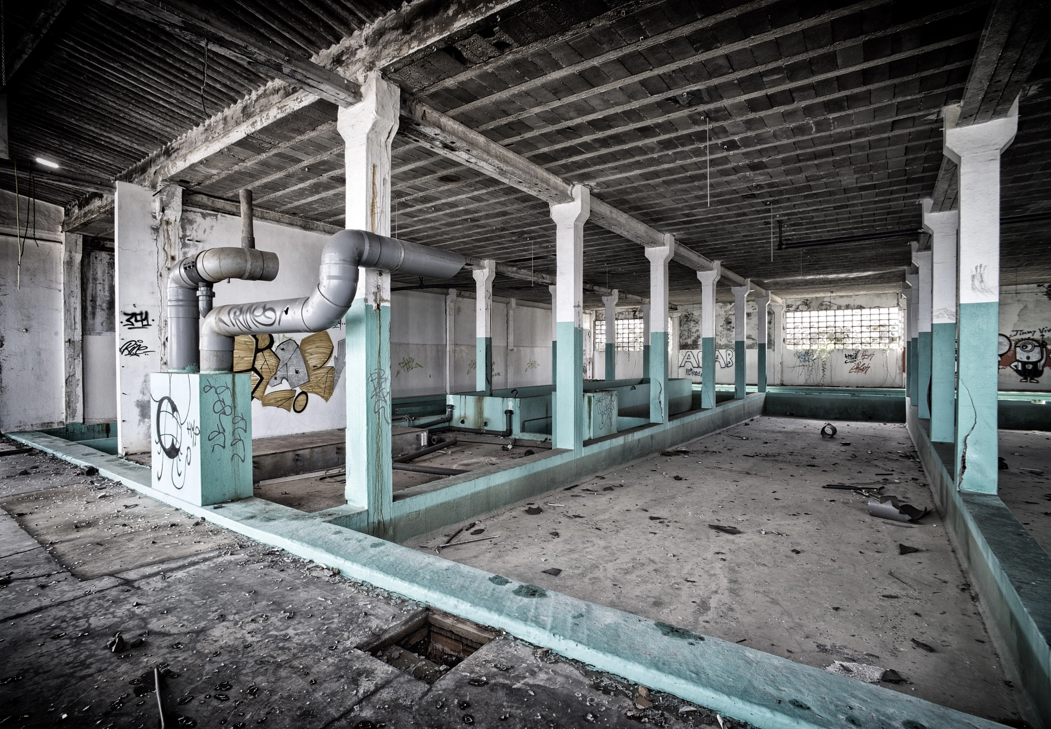 Nikon D610 + AF Nikkor 28mm f/2.8 sample photo. ...in the old factory photography