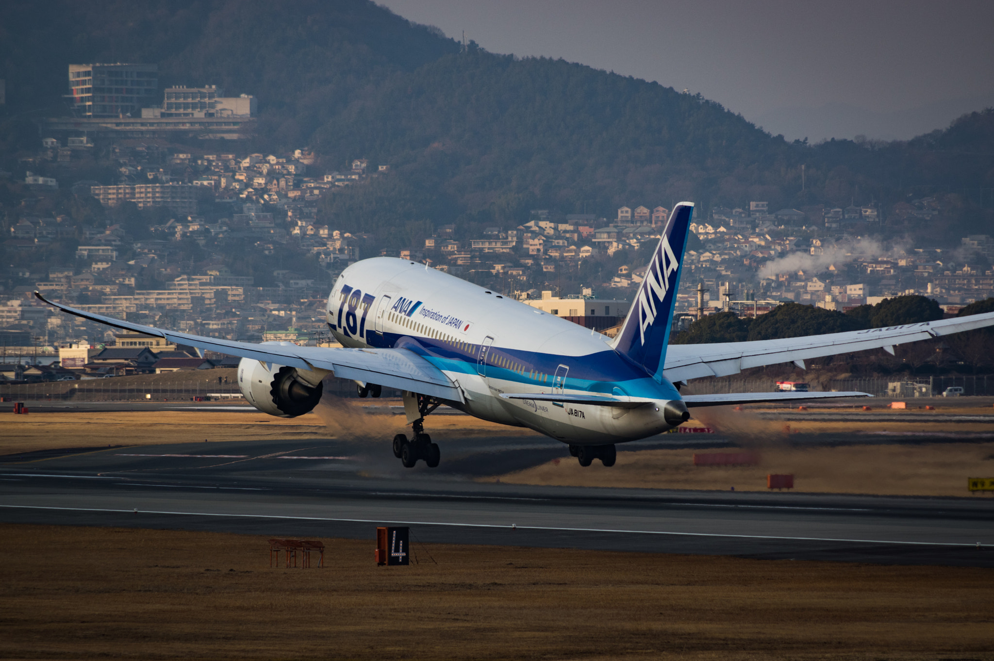 Pentax smc DA 55-300mm F4.0-5.8 ED sample photo. Departure photography