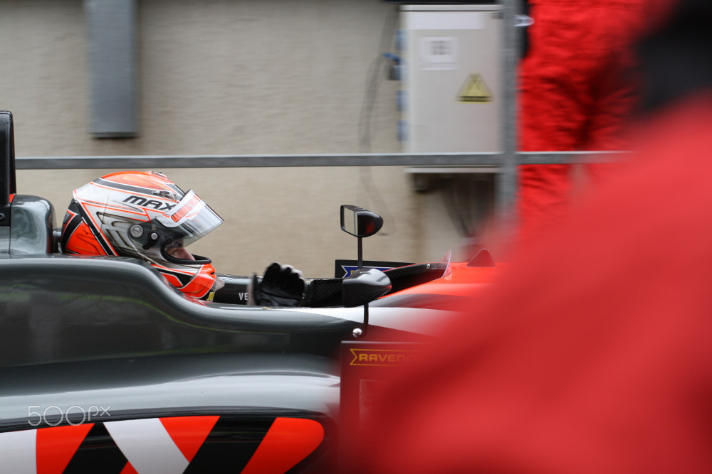 Canon EOS 1000D (EOS Digital Rebel XS / EOS Kiss F) + Canon EF 70-200mm F4L USM sample photo. Max verstappen photography