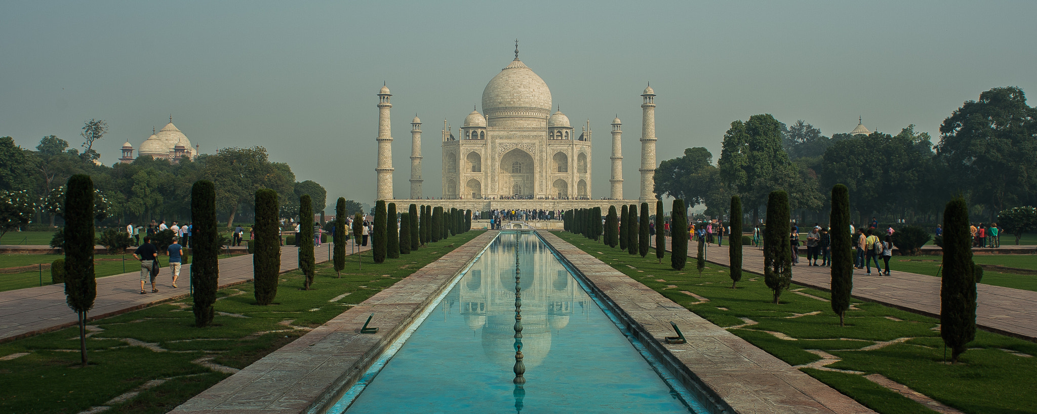 Nikon Df + Nikon AF Nikkor 20mm F2.8D sample photo. Taj mahal photography