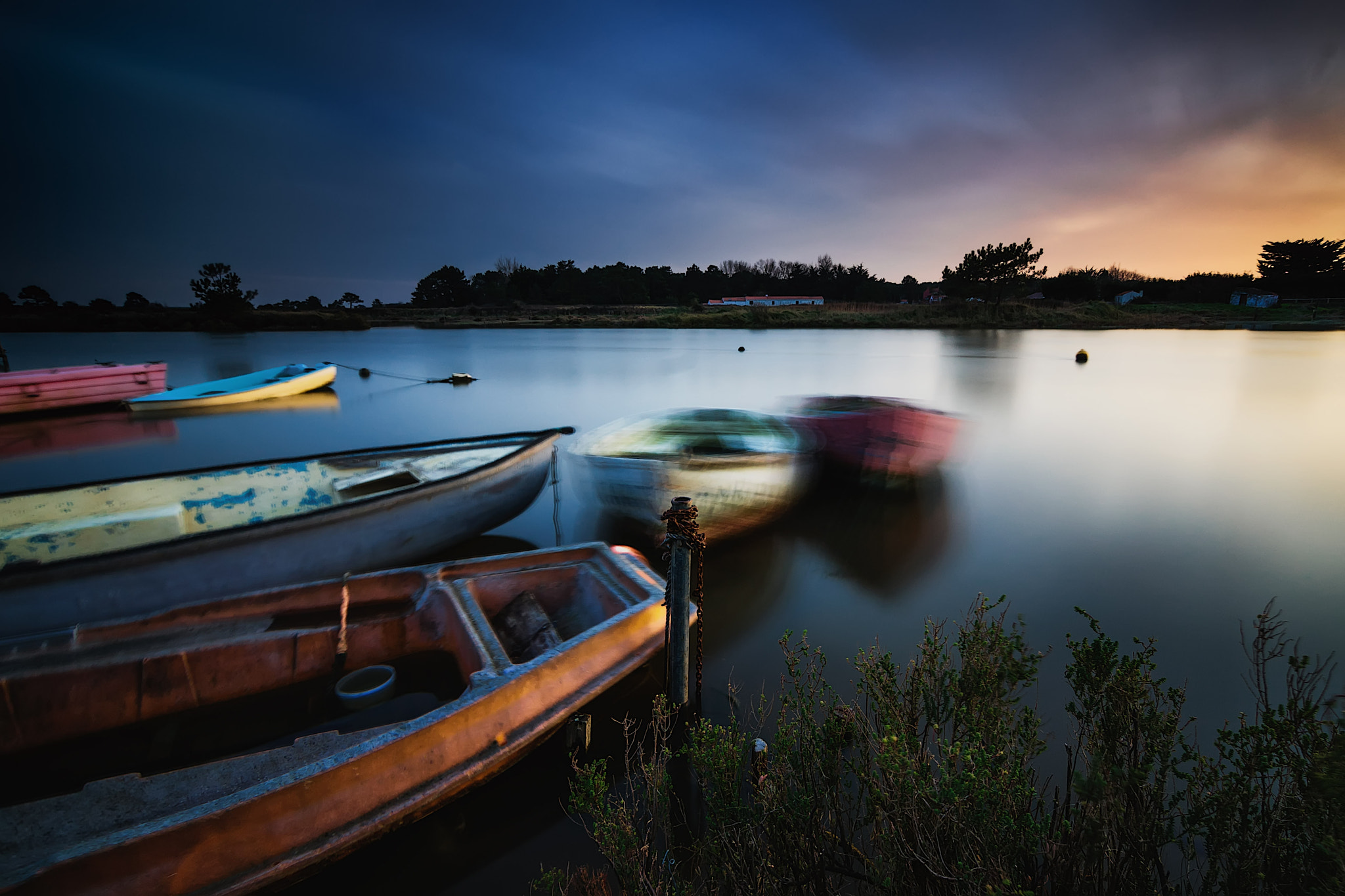 Sony DT 50mm F1.8 SAM sample photo. Dancing boats photography