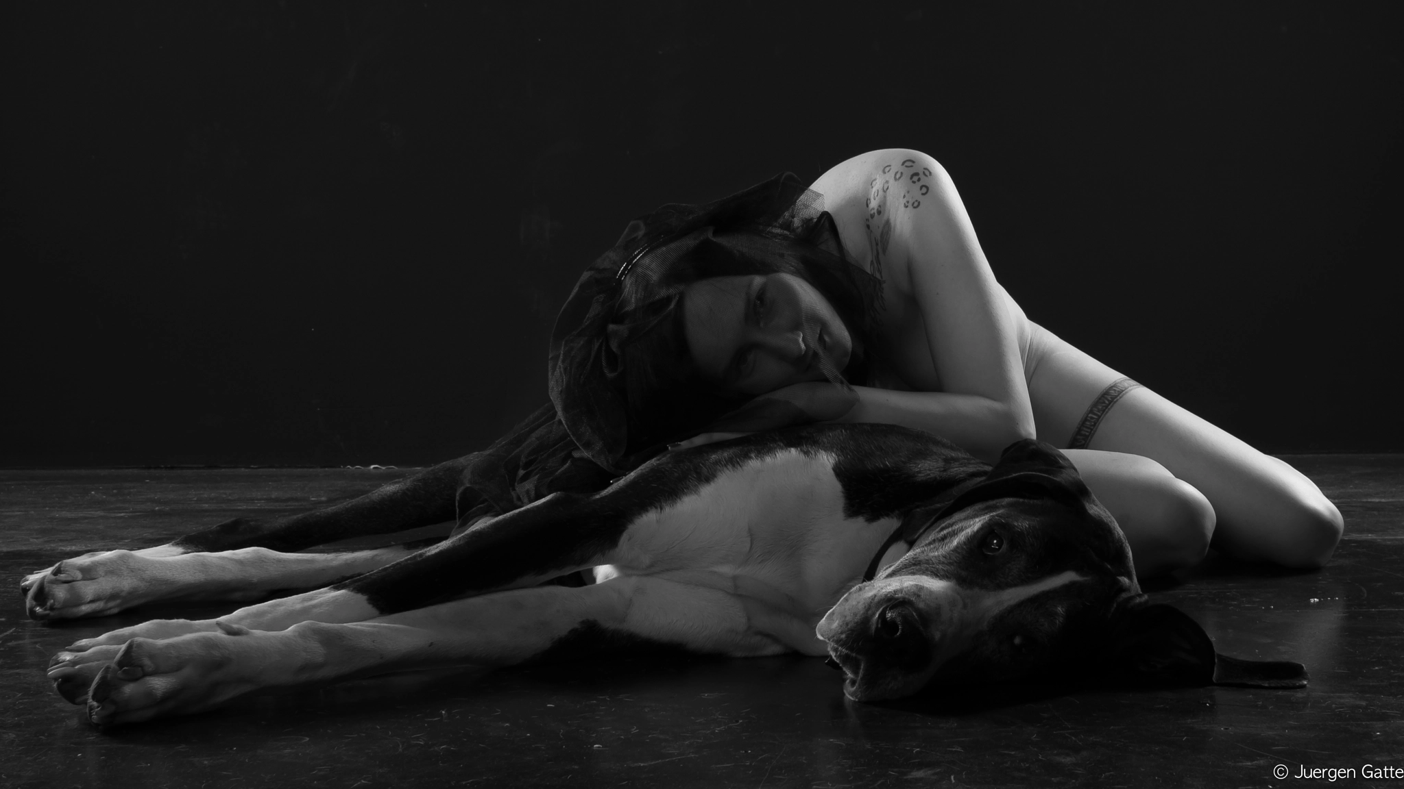 ZEISS Touit 32mm F1.8 sample photo. Dog and girl photography
