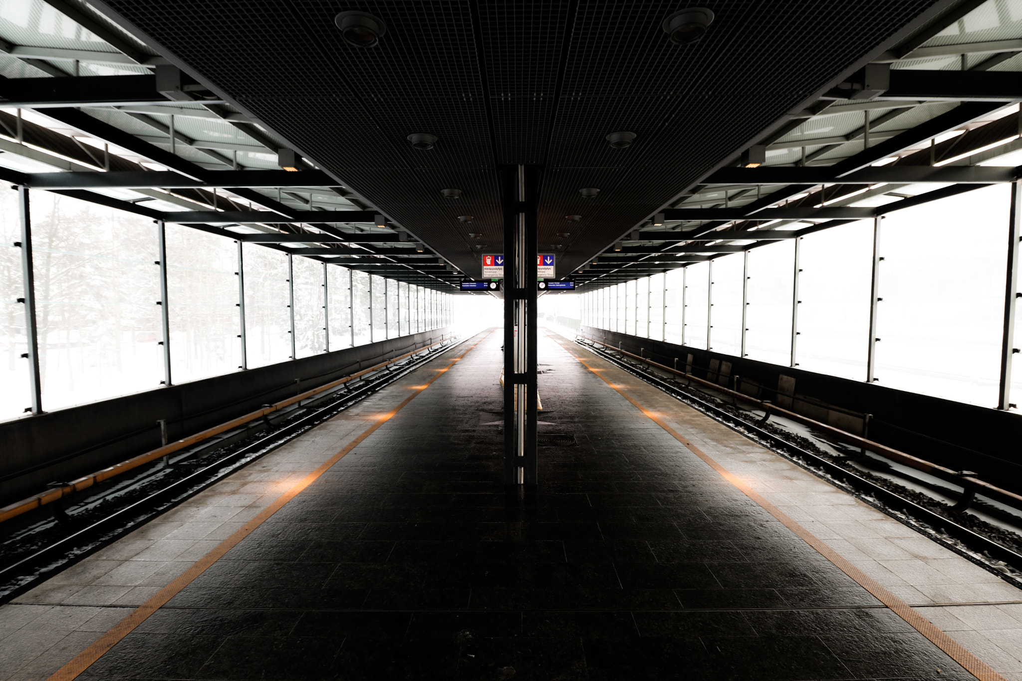 Canon EF-S 10-18mm F4.5–5.6 IS STM sample photo. Symmetry photography