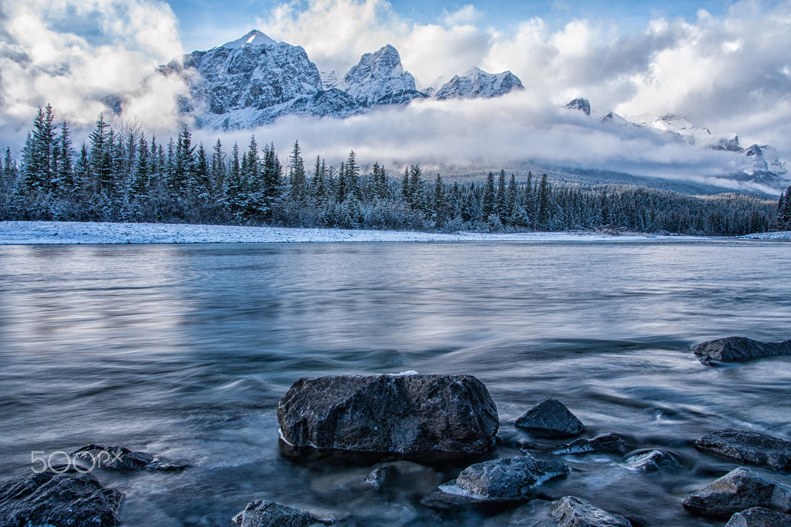 Sigma 18-250mm F3.5-6.3 DC OS HSM sample photo. Winter on the bow river photography