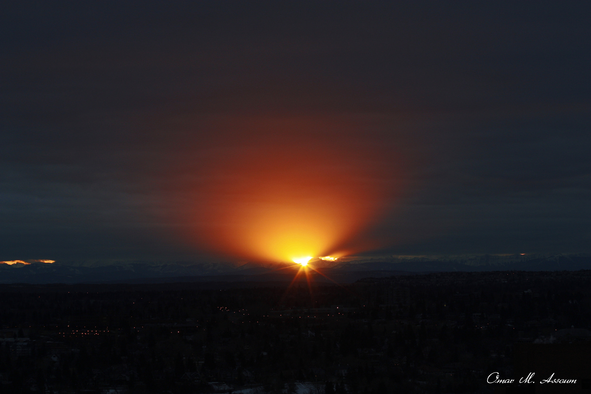 Canon EF 75-300mm F4.0-5.6 IS USM sample photo. Sunlight and darkness photography