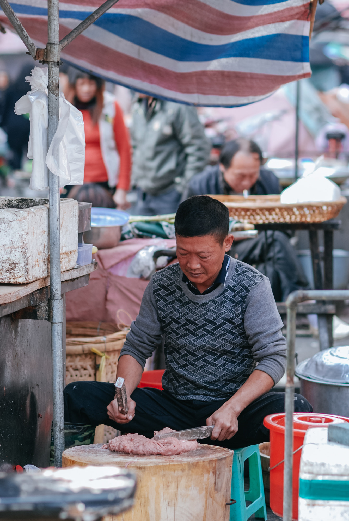 Nikon D80 + Nikon AF Nikkor 85mm F1.8D sample photo. Markets in shantou, guangzhou photography