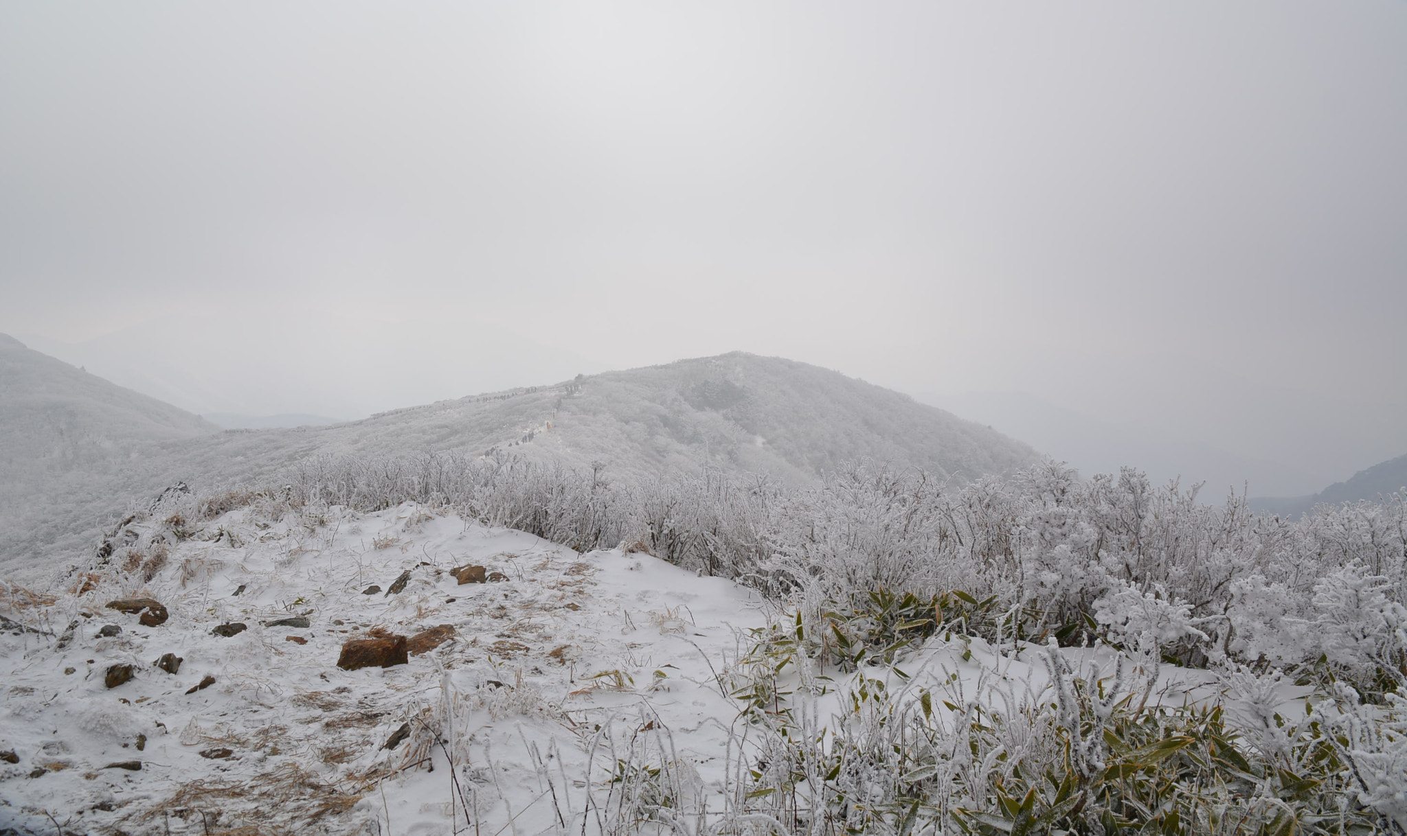 AF-S Zoom-Nikkor 80-200mm f/2.8D IF-ED sample photo. 덕유산 photography
