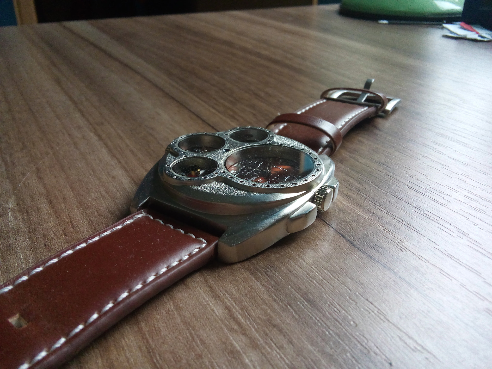 LG VOLT sample photo