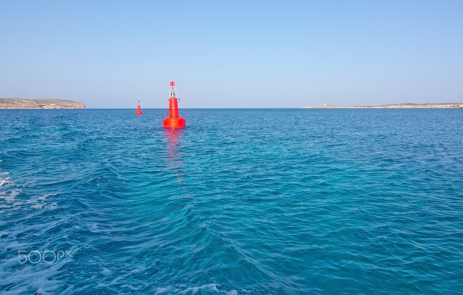 Nikon D7100 + Sigma 24mm F1.8 EX DG Aspherical Macro sample photo. Red buoy light photography