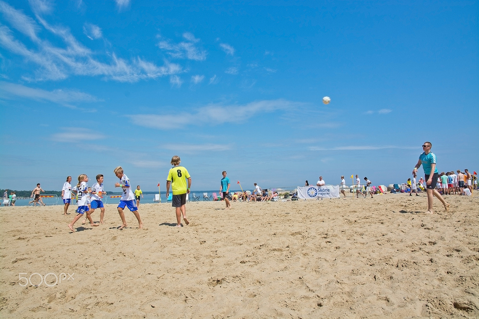 Nikon D7100 + AF Nikkor 28mm f/1.4D sample photo. Goalkeeper throws out ball photography