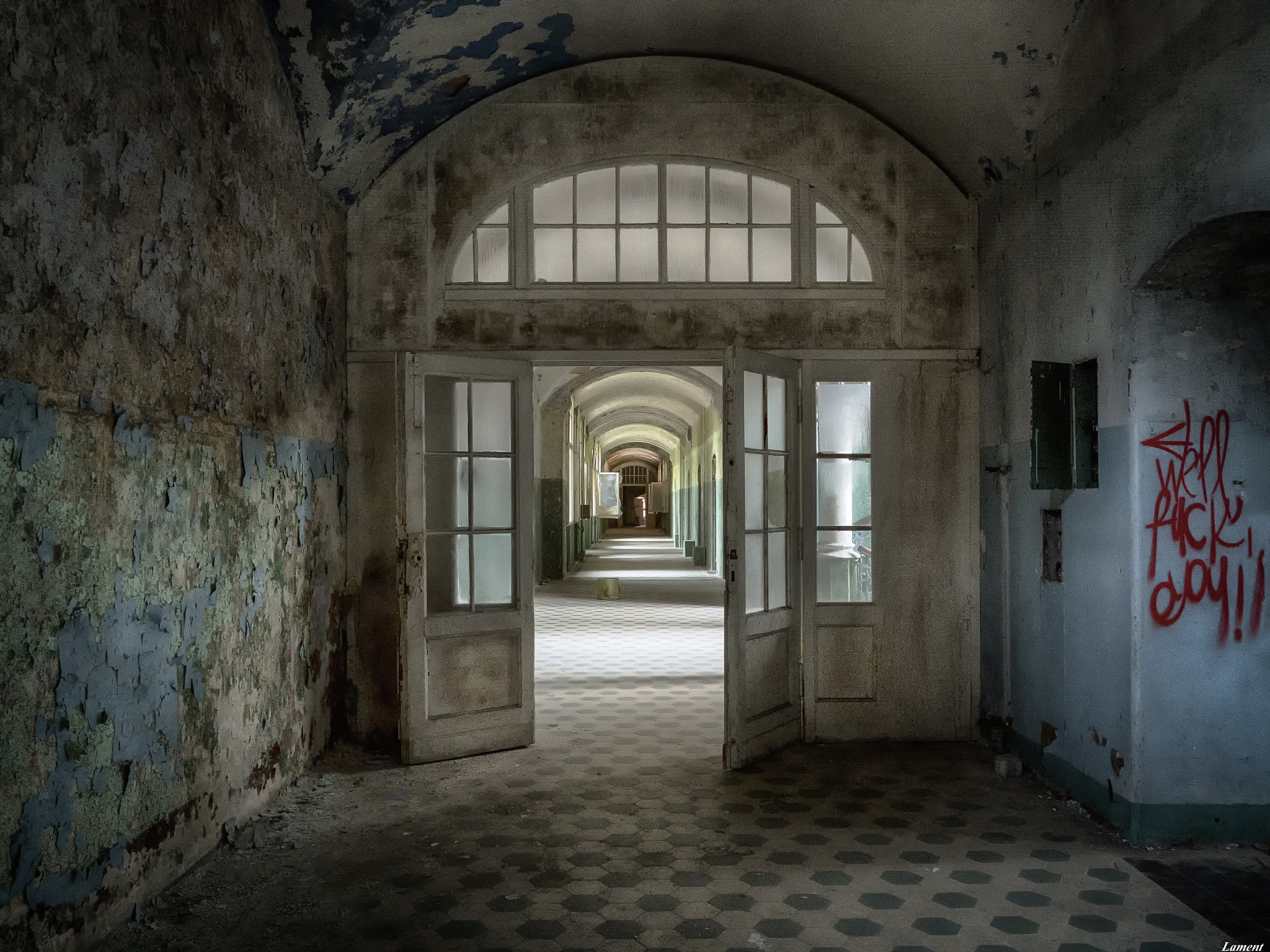 Olympus M.Zuiko Digital ED 14-42mm F3.5-5.6 sample photo. One of the corridors @ beelitz heilstatten photography