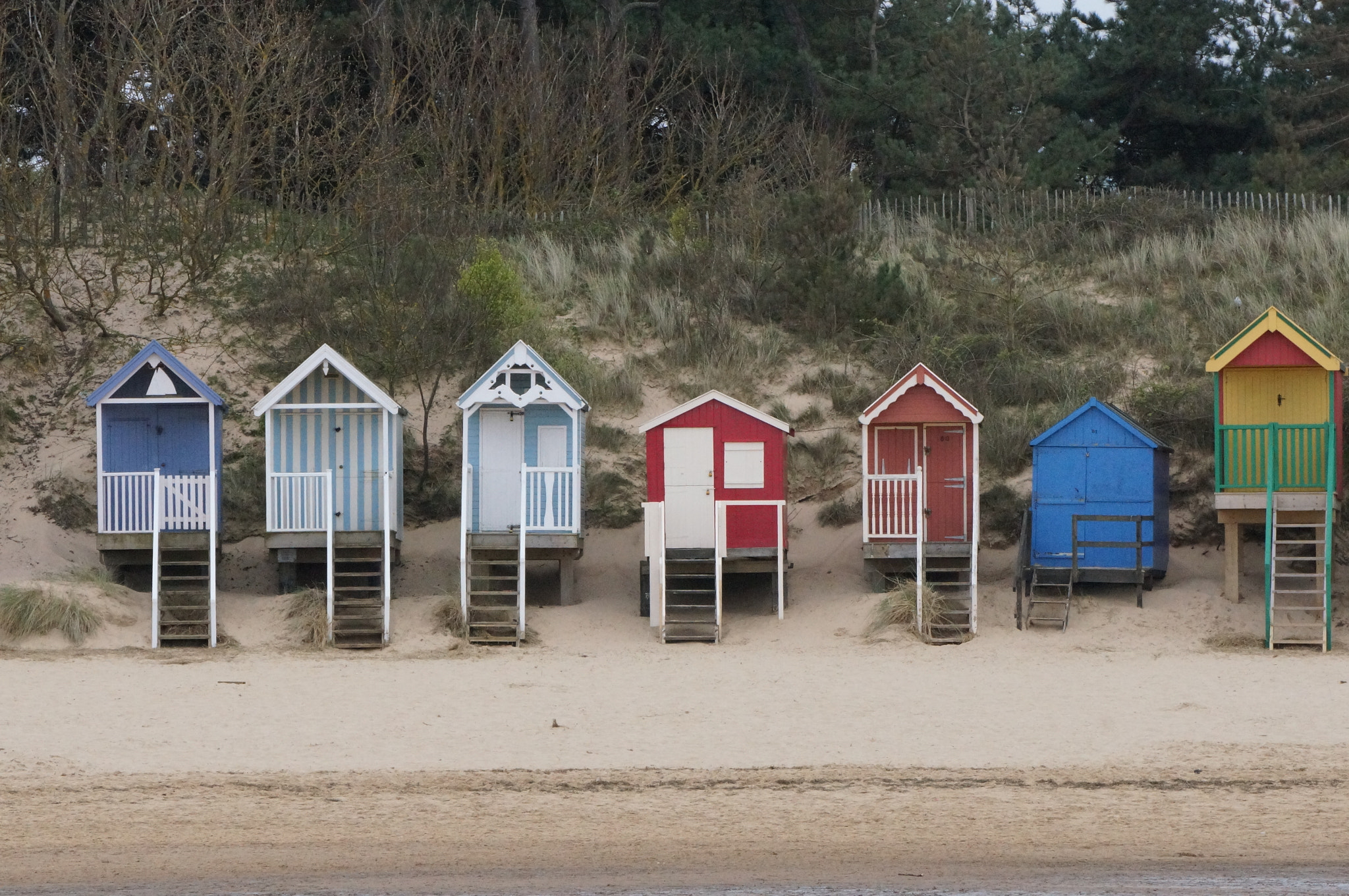 Sony E 55-210mm F4.5-6.3 OSS sample photo. Wells by the sea beach huts photography