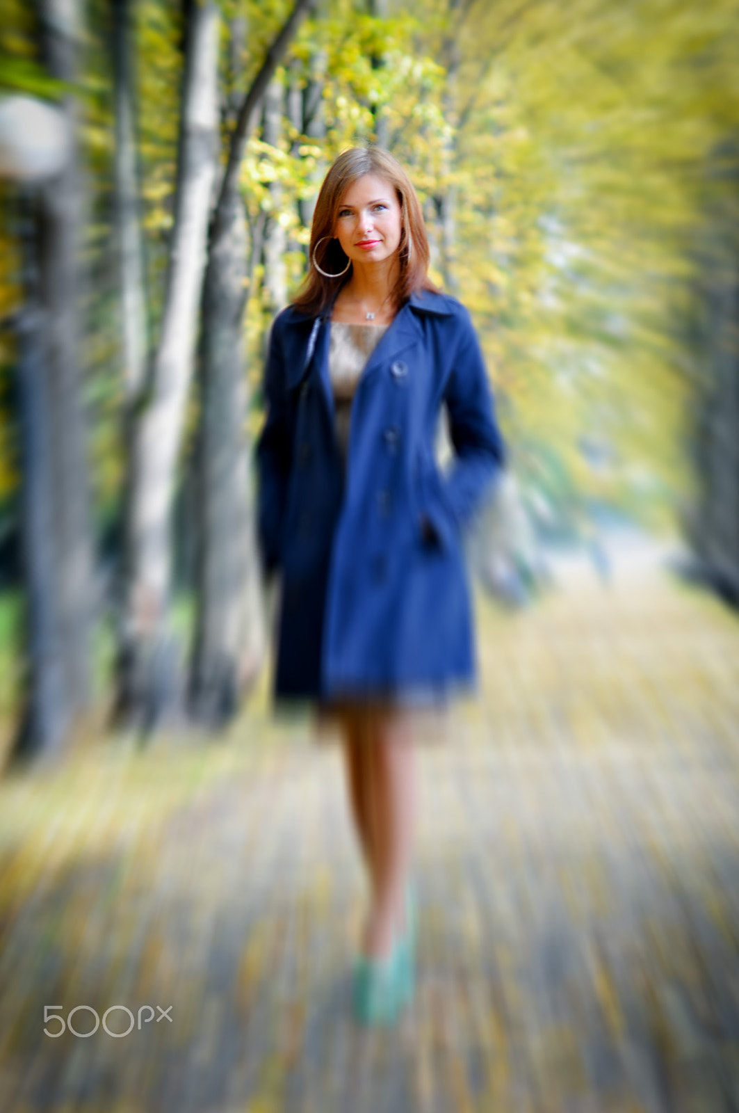 Nikon D300S + Nikon AF Nikkor 85mm F1.8D sample photo. Lady in autumn photography