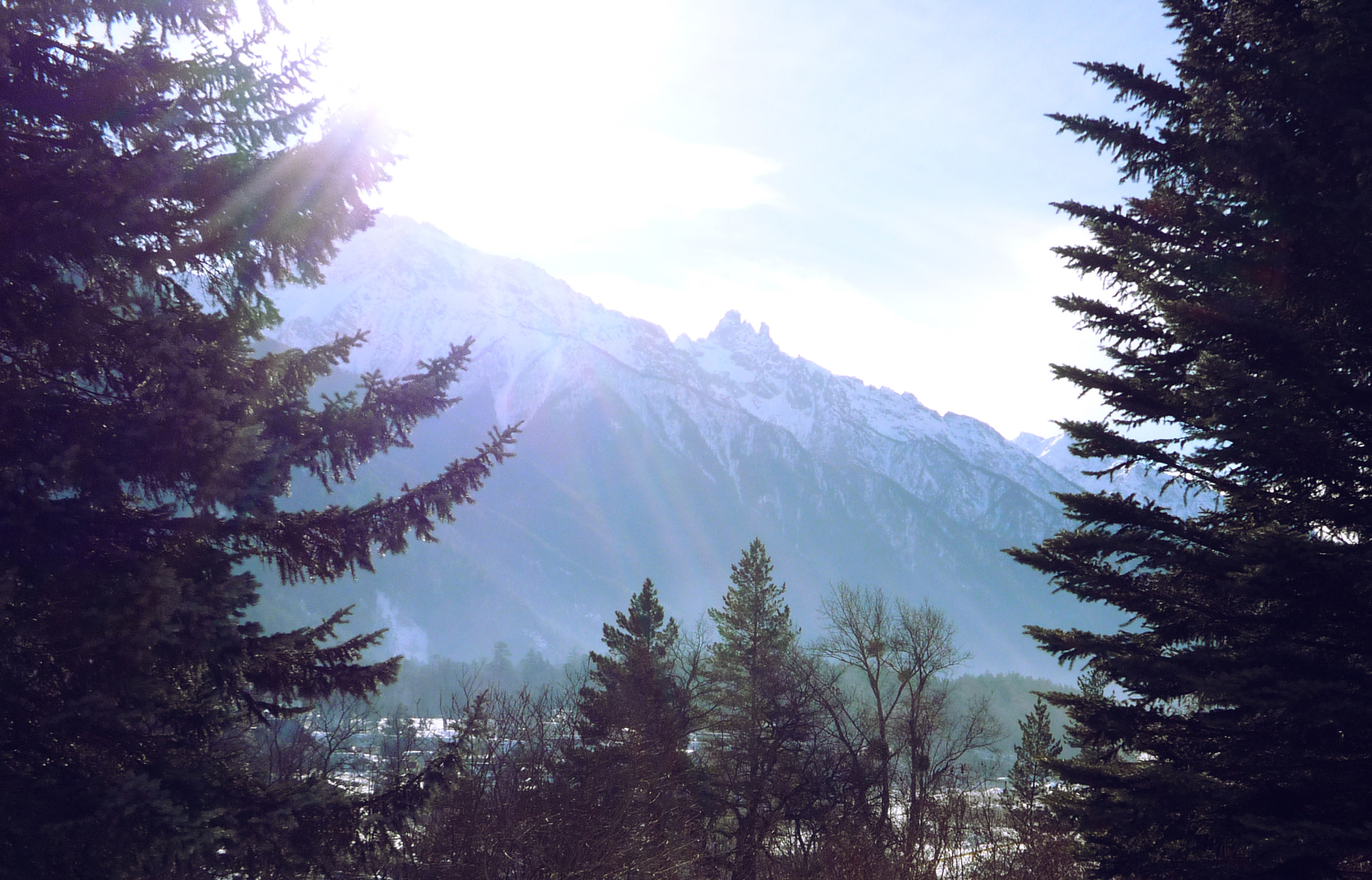 Panasonic DMC-LZ10 sample photo. Sunrise in mountais photography