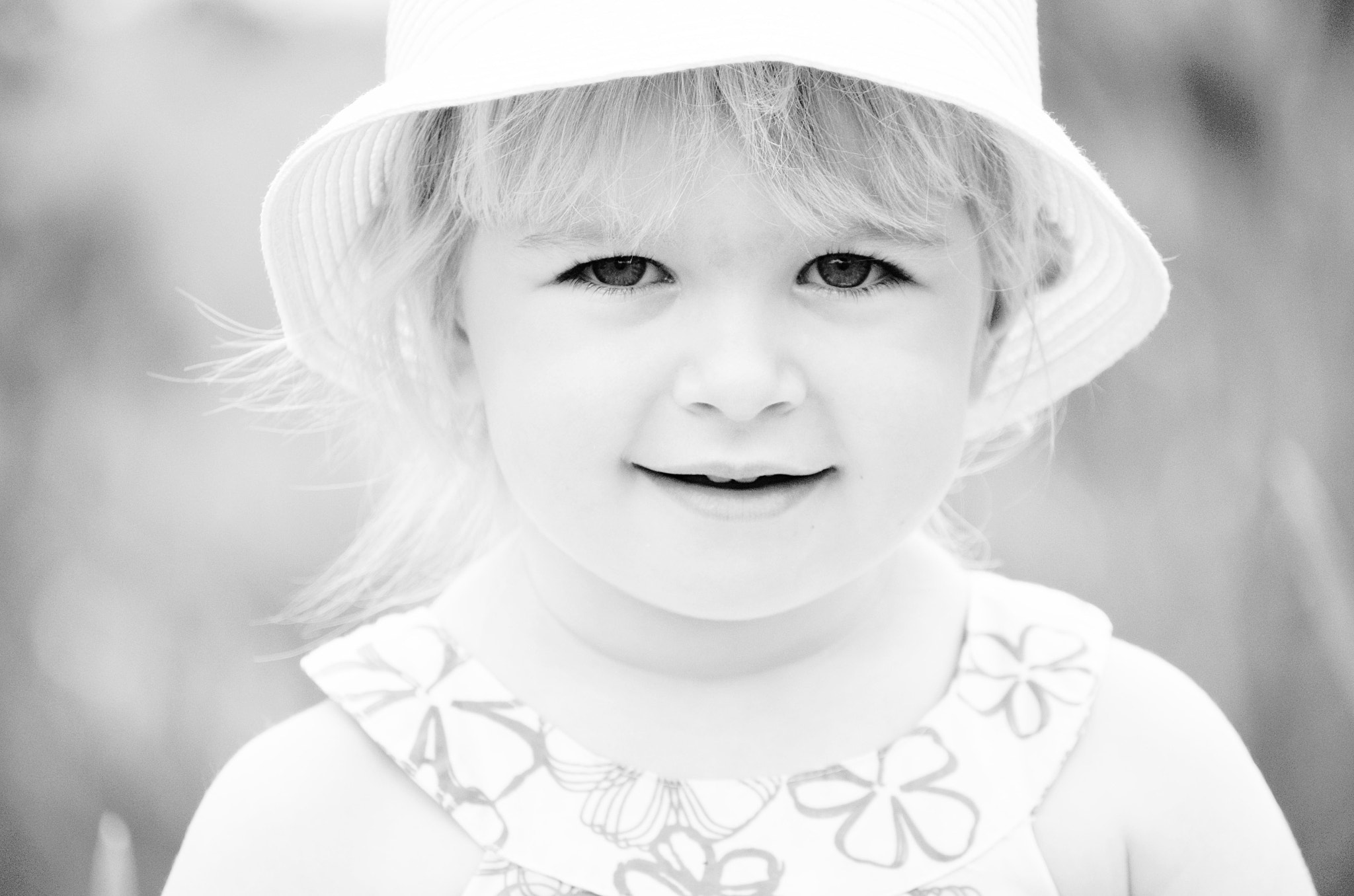 Nikon AF-S Nikkor 600mm F4D ED-IF II sample photo. What's in little girl's eyes photography