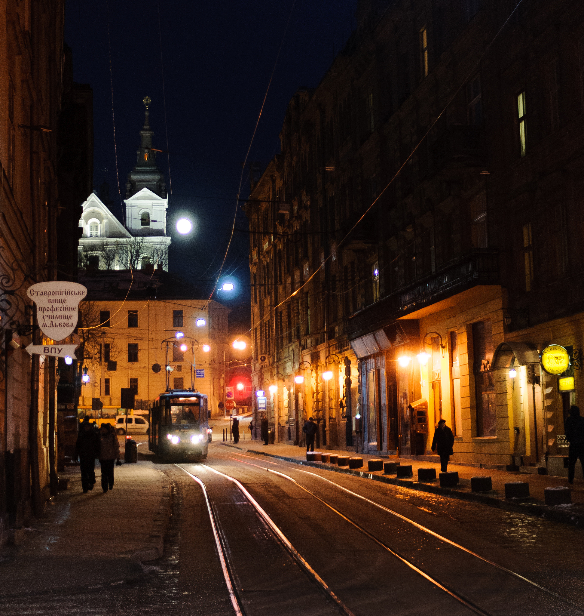 Nikon D300S + Sigma 30mm F1.4 EX DC HSM sample photo. Evening lviv photography