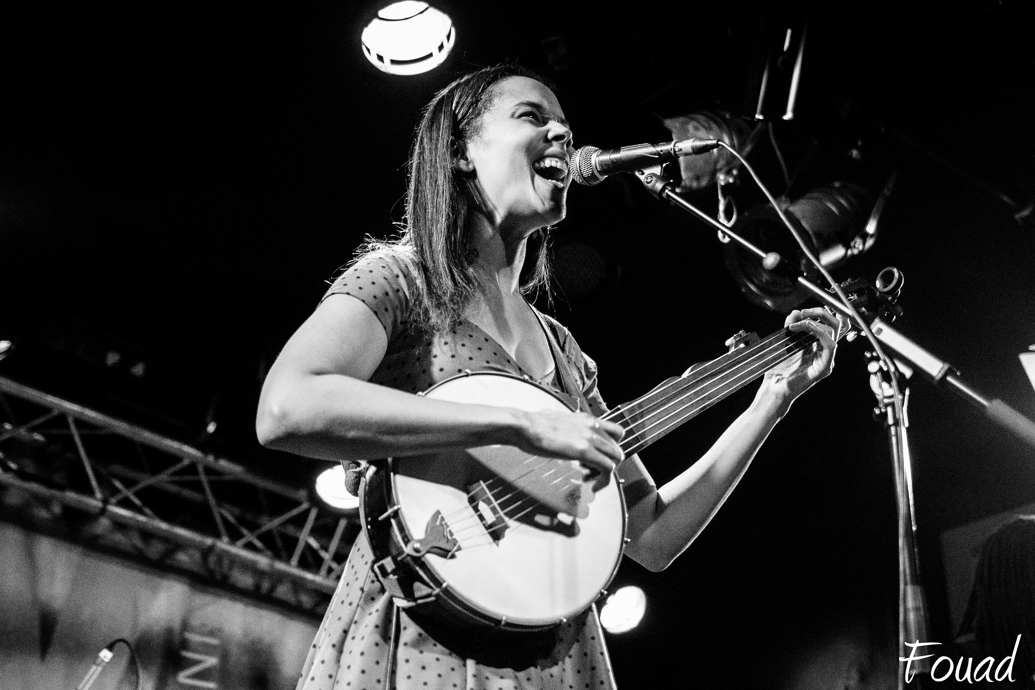 Sony SLT-A77 + Sigma 18-35mm F1.8 DC HSM Art sample photo. Rhiannon giddens live in paris, 2016 photography