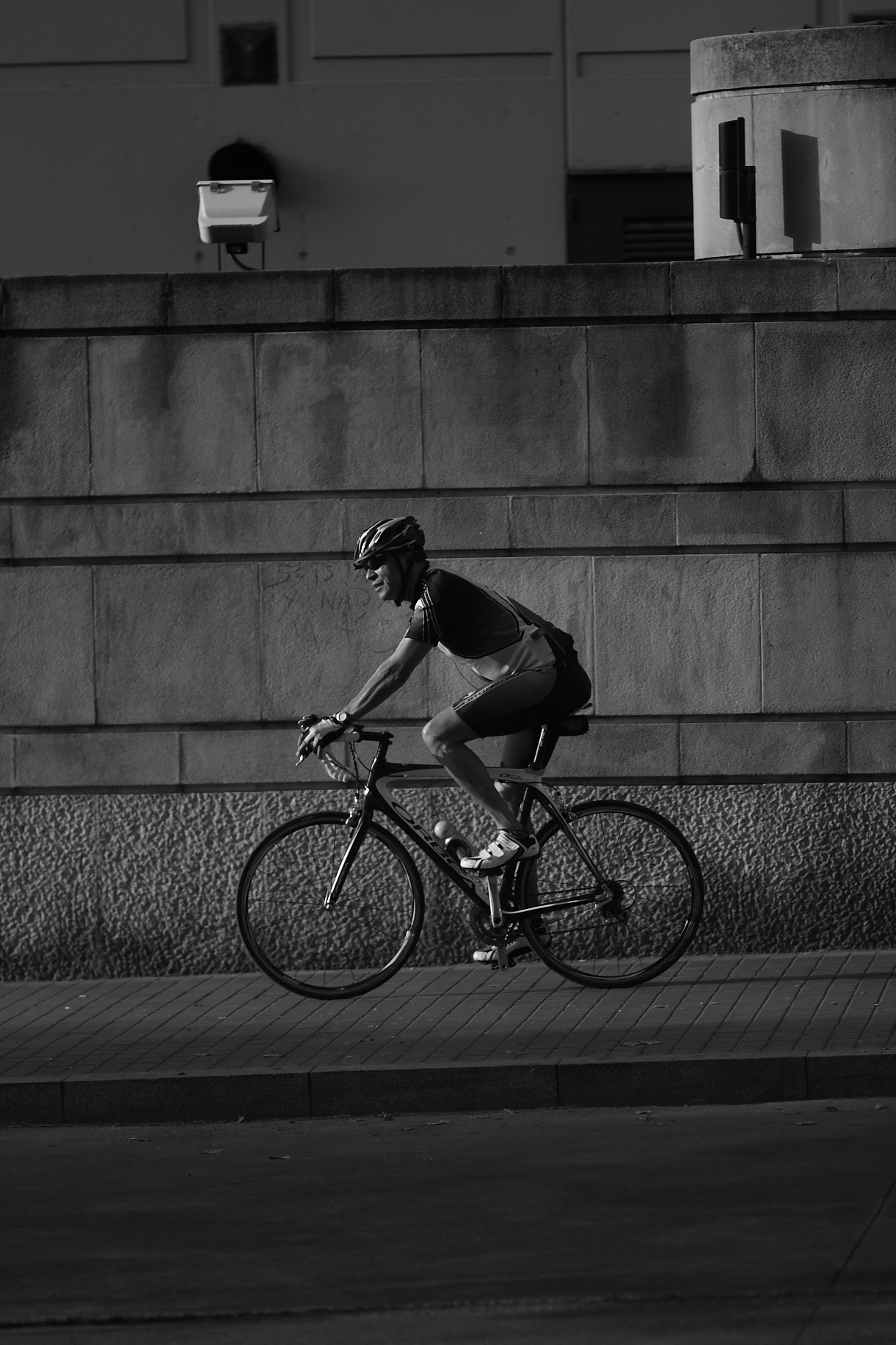Canon EOS 40D + Canon EF 135mm F2L USM sample photo. Ciclista photography