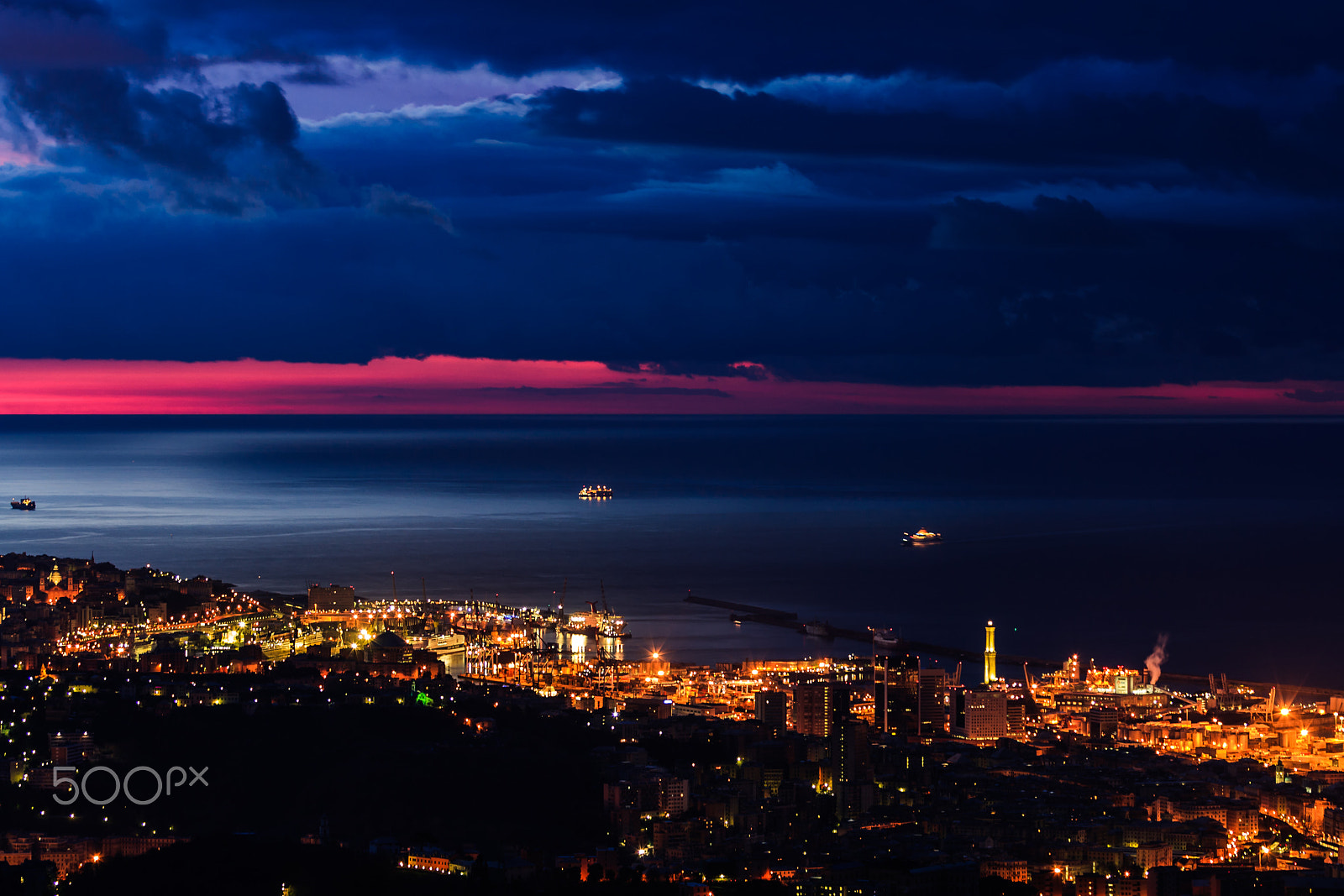 Canon EF 70-200mm F2.8L USM sample photo. Genova. dawn. photography