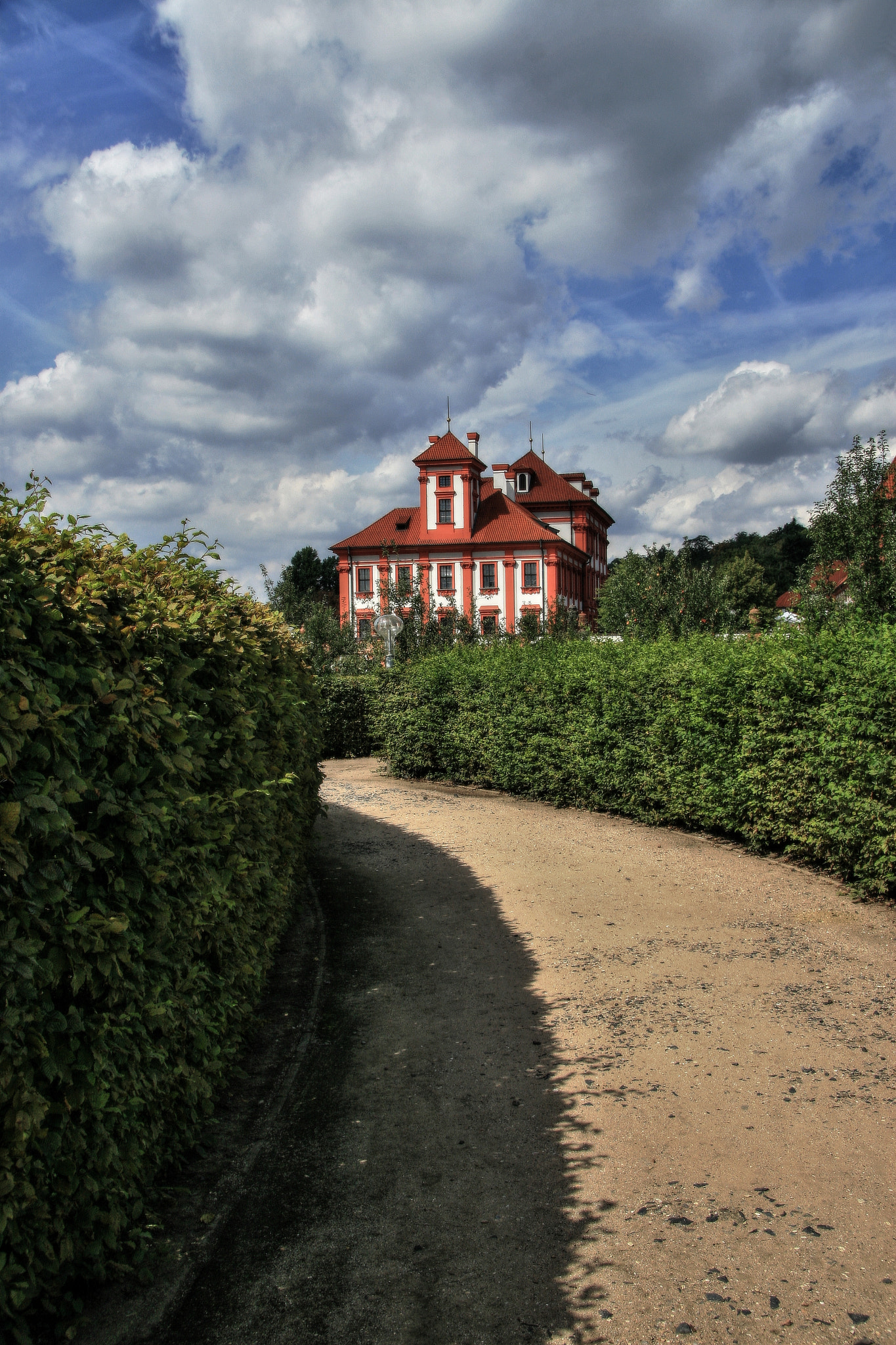 Canon EF-S 17-85mm F4-5.6 IS USM sample photo. Prague troja castle photography