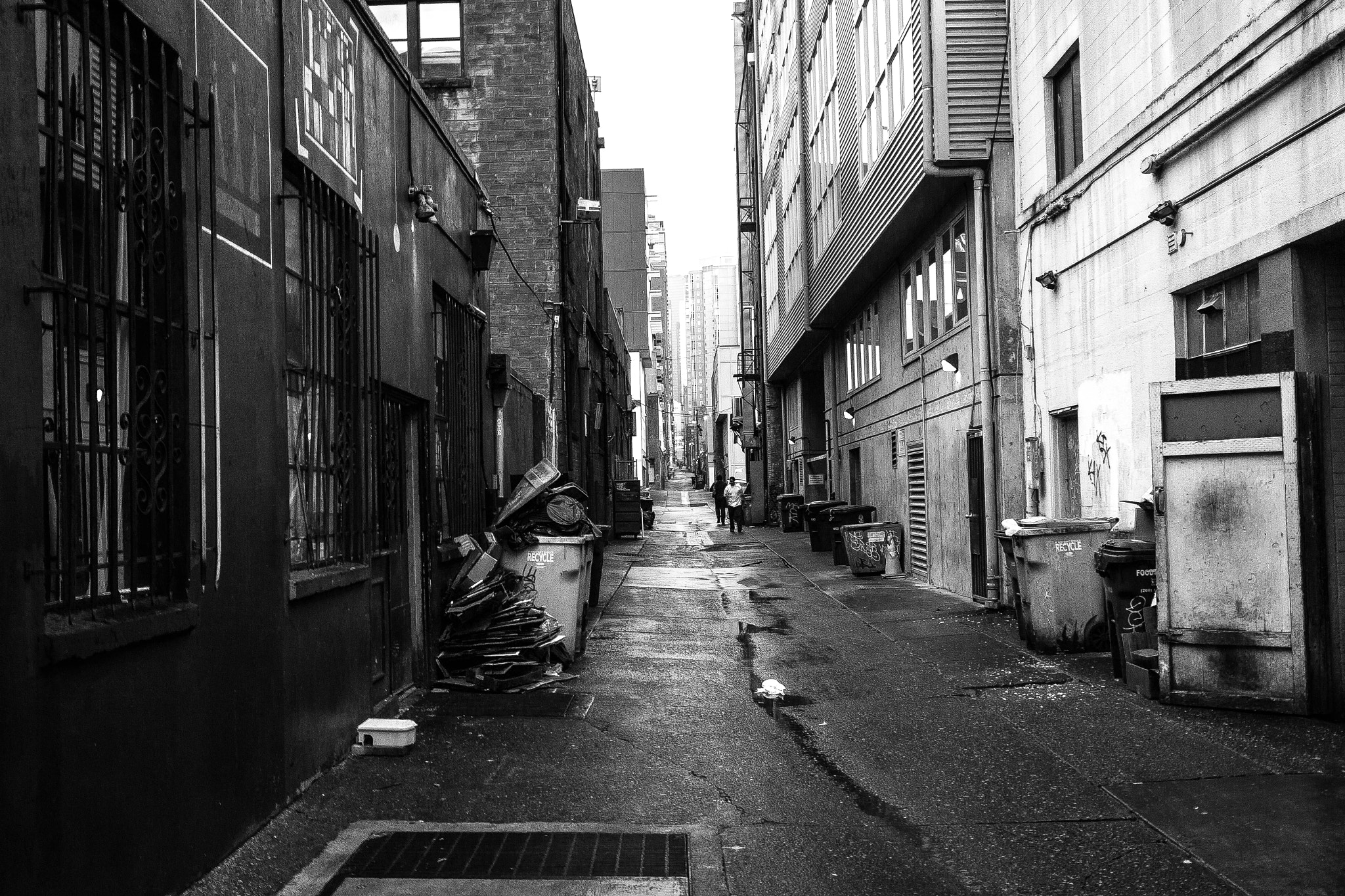 Canon EF-S 10-22mm F3.5-4.5 USM sample photo. Urban corridor - seattle photography