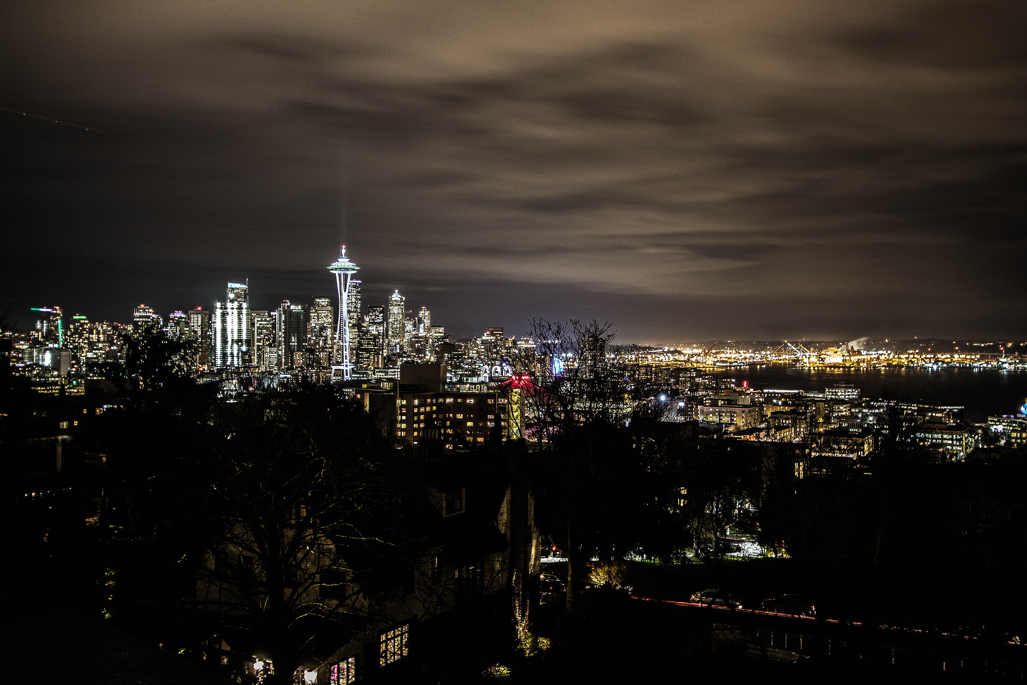 Canon EOS 700D (EOS Rebel T5i / EOS Kiss X7i) + Canon EF-S 10-22mm F3.5-4.5 USM sample photo. Seattle skyline photography