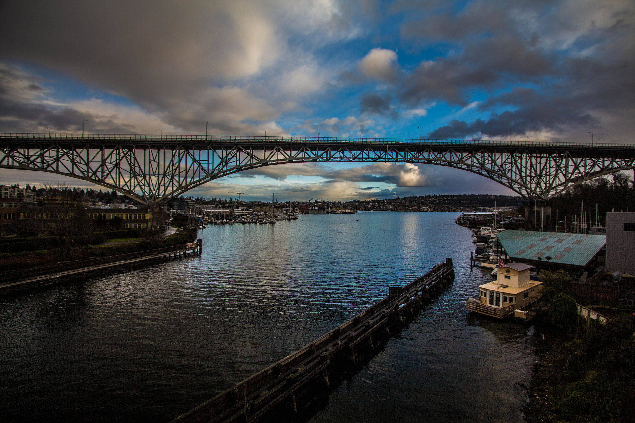 Canon EF-S 10-22mm F3.5-4.5 USM sample photo. Lake union - seattle photography