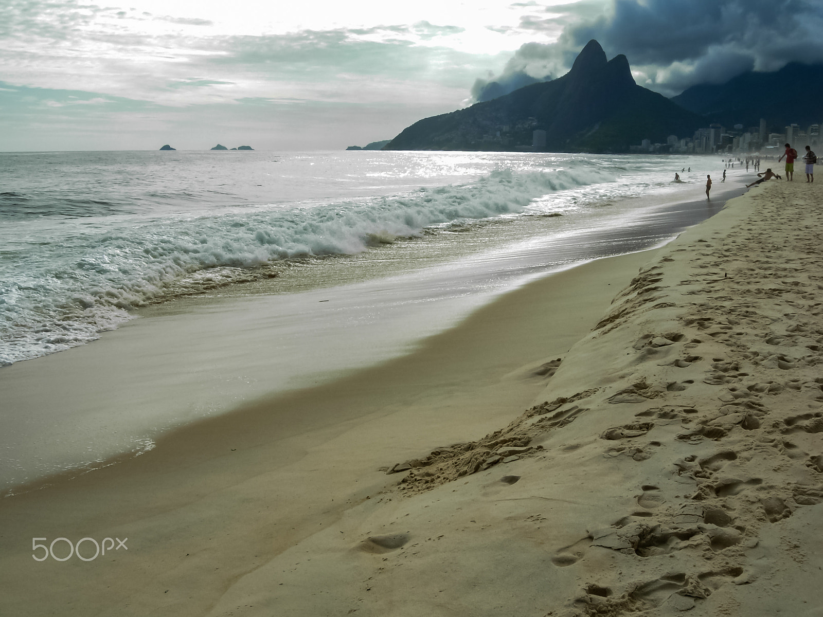 Nikon COOLPIX P3 sample photo. Brazilian famous ipanema beach in beautiful  tropical rio de janeiro  photography