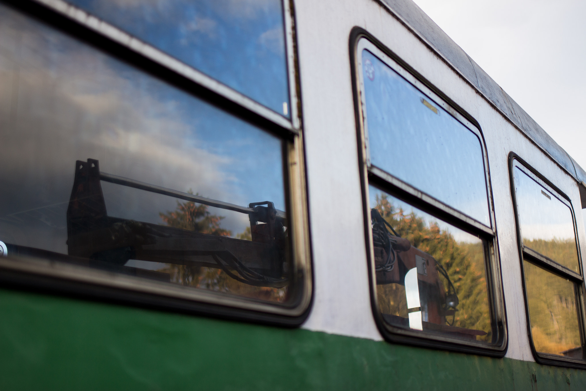 Canon EF 35mm F2 IS USM sample photo. Window photography