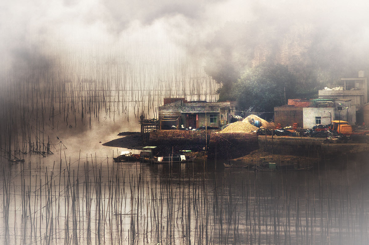 Sony Alpha DSLR-A580 + Sony 70-400mm F4-5.6 G SSM sample photo. Foggy photography