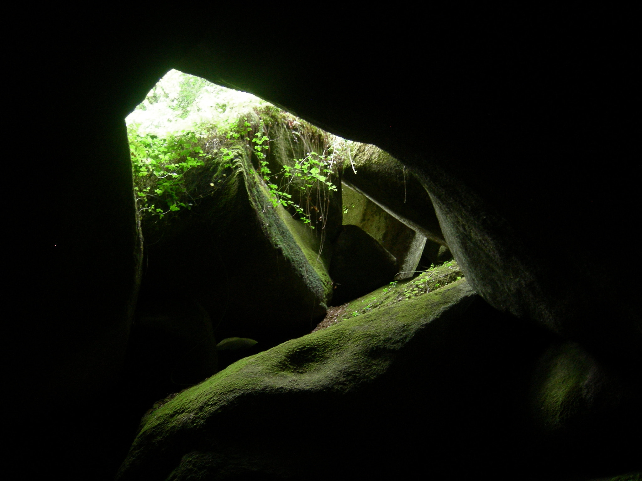 Nikon COOLPIX P2 sample photo. Stones at huelgoat photography