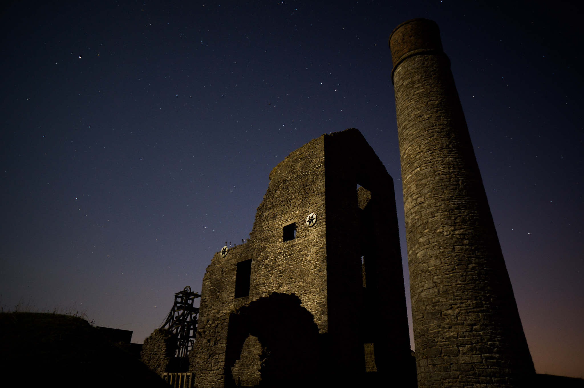 Sony Alpha NEX-F3 + Sony E 16mm F2.8 sample photo. Magpie mine photography