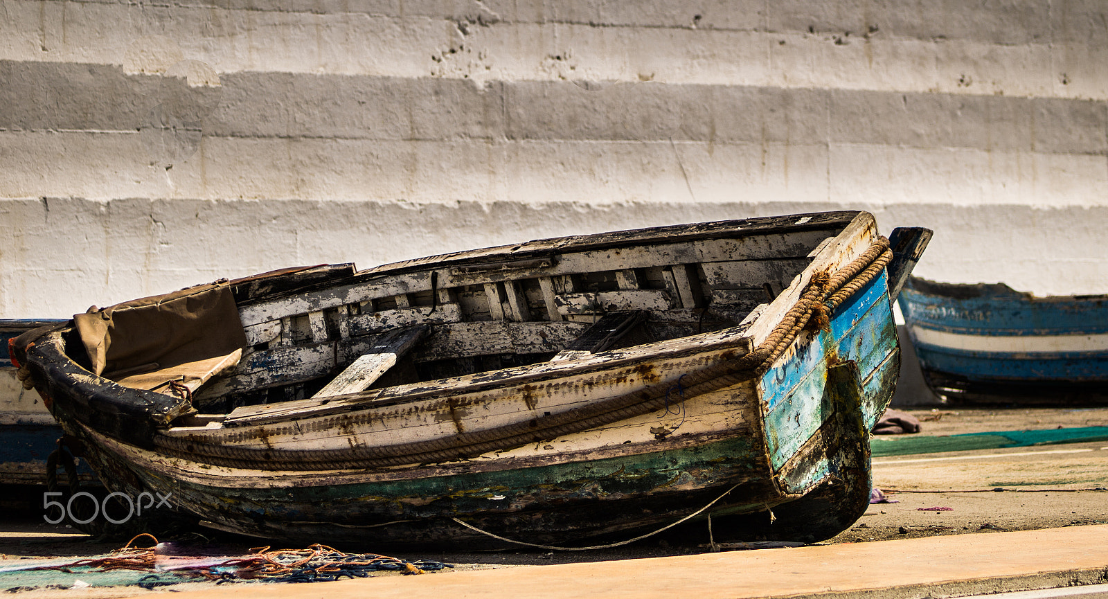 Canon EF 70-210mm f/3.5-4.5 USM sample photo. Abandoned boat photography