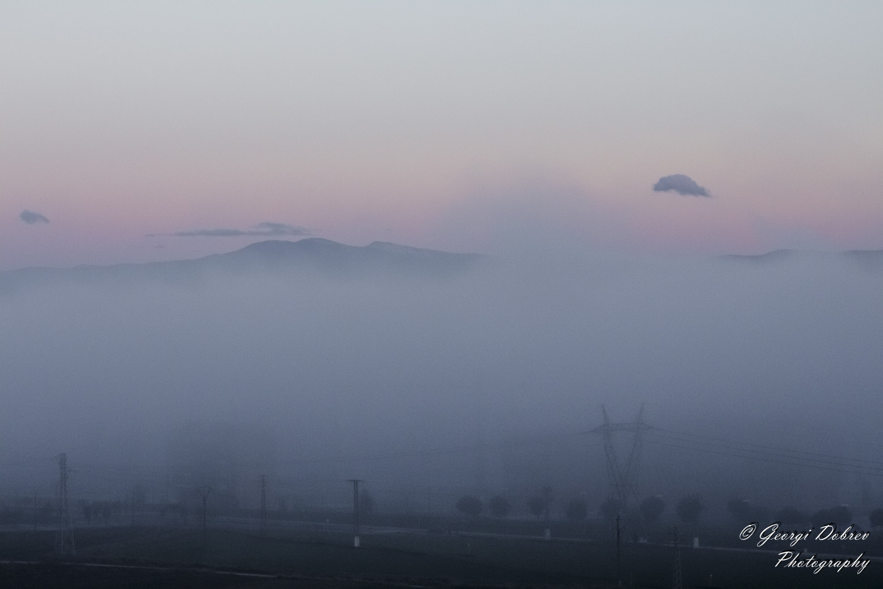 Sigma 70-300mm F4-5.6 APO DG Macro sample photo. Atardecer y neblina repentina en gamonal (burgos) photography