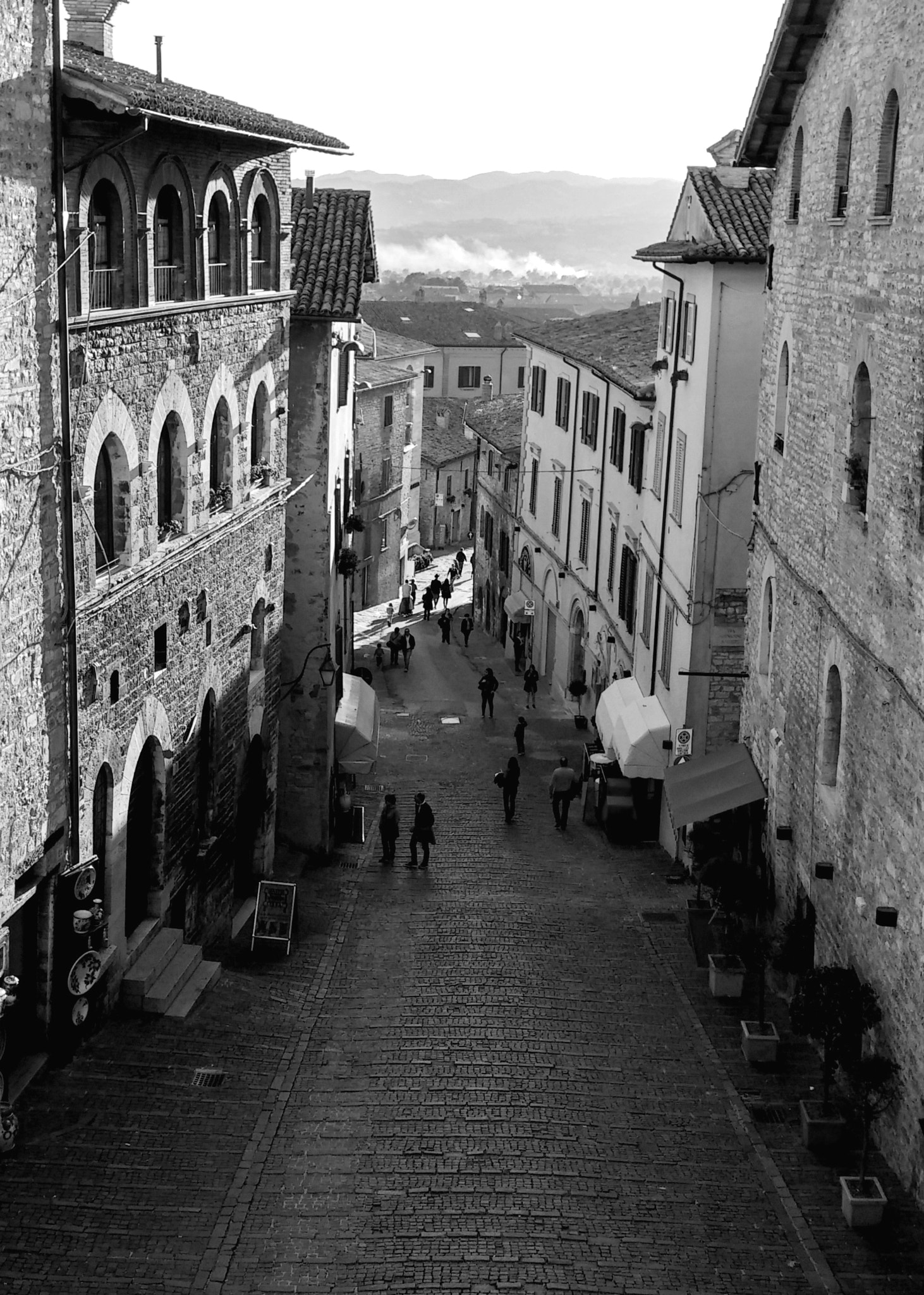 LG D80 sample photo. Gubbio view photography