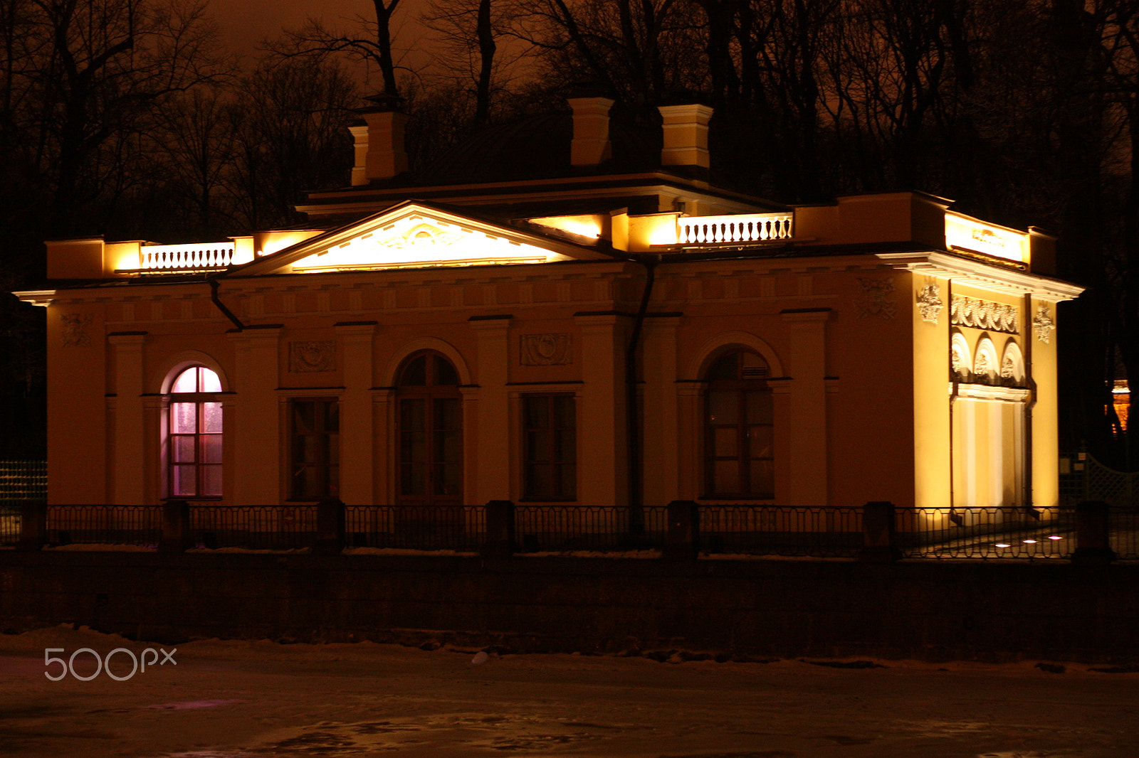 Canon EOS 450D (EOS Rebel XSi / EOS Kiss X2) + Canon EF 50mm f/1.8 sample photo. Saint-petersburg photography