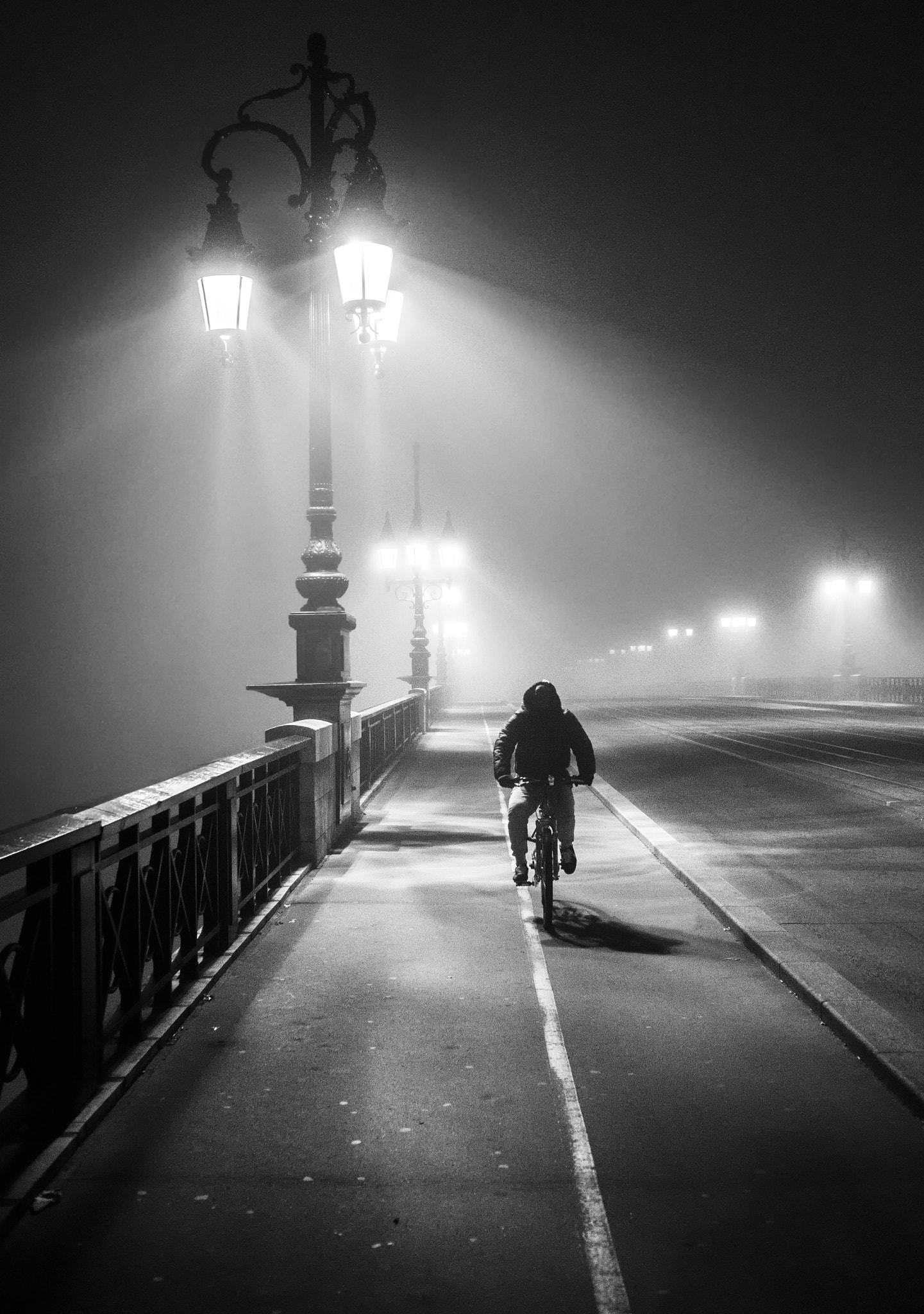 Minolta AF 35mm F2 [New] sample photo. Mysterious cyclist photography