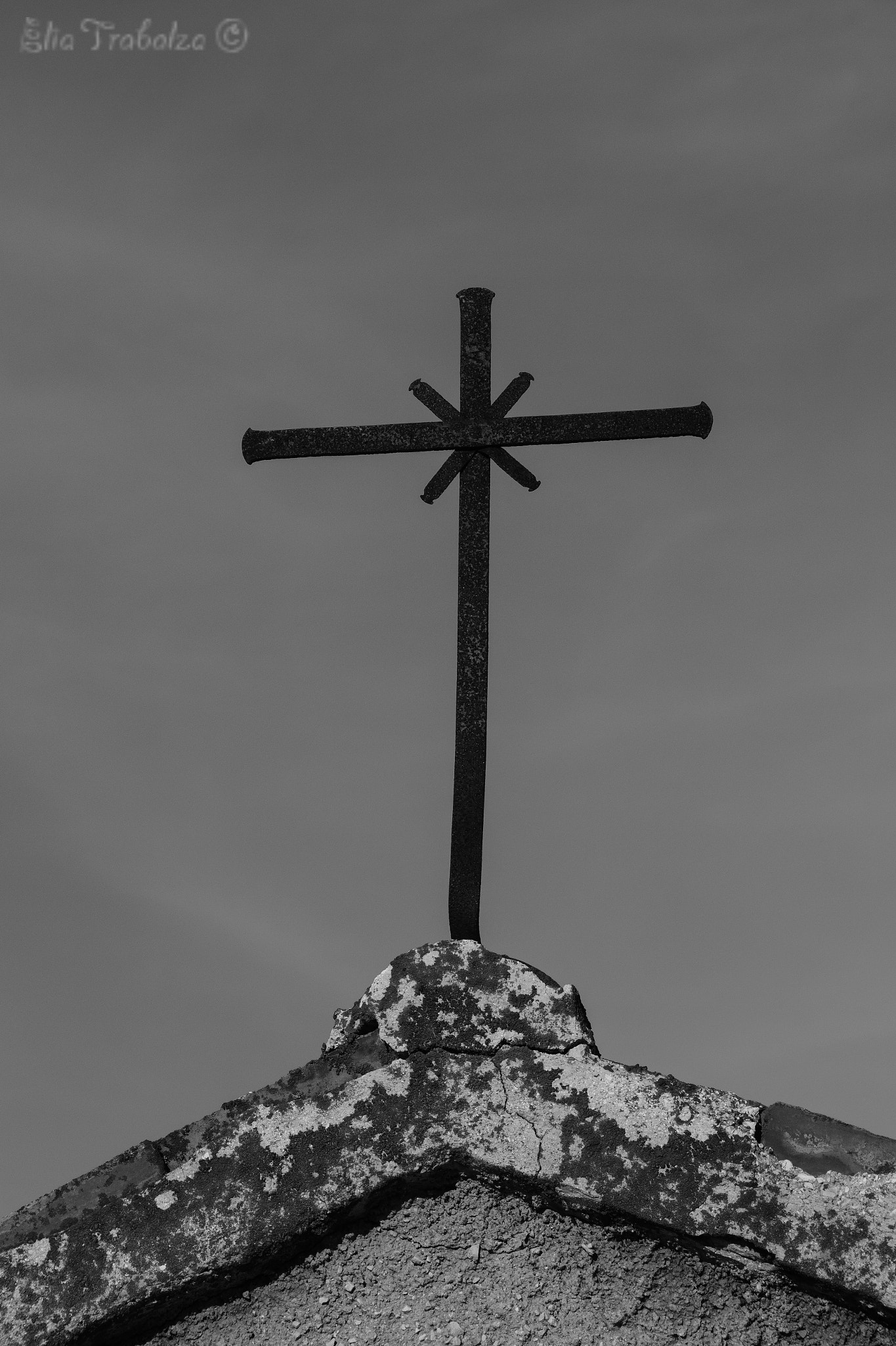 Nikon 1 Nikkor VR 30-110mm F3.8-5.6 sample photo. Croce b&w photography