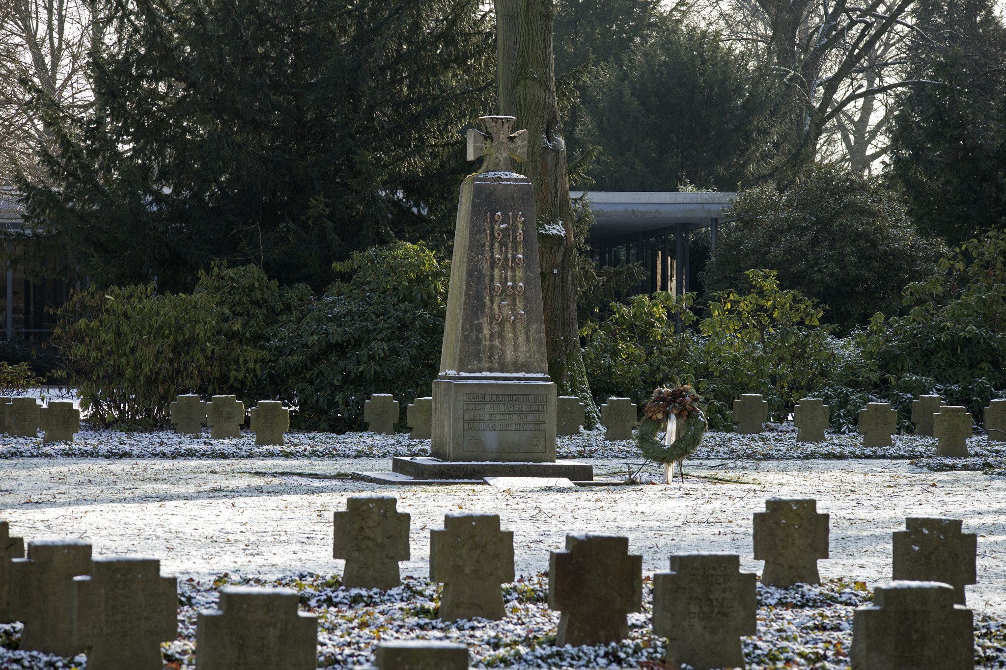 Canon EOS M sample photo. Kriegsgraeber photography