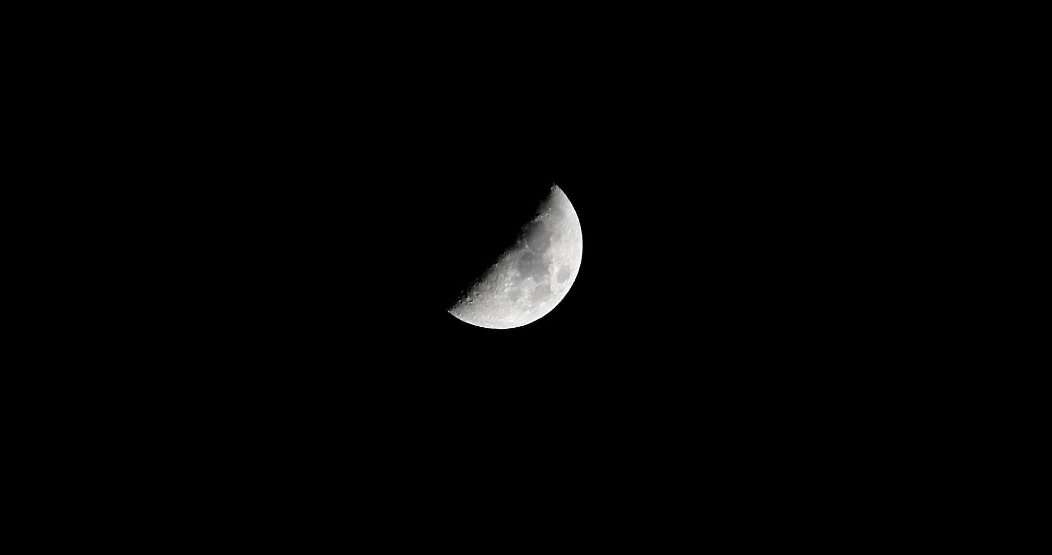 Canon EF 90-300mm F4.5-5.6 sample photo. Moon photography