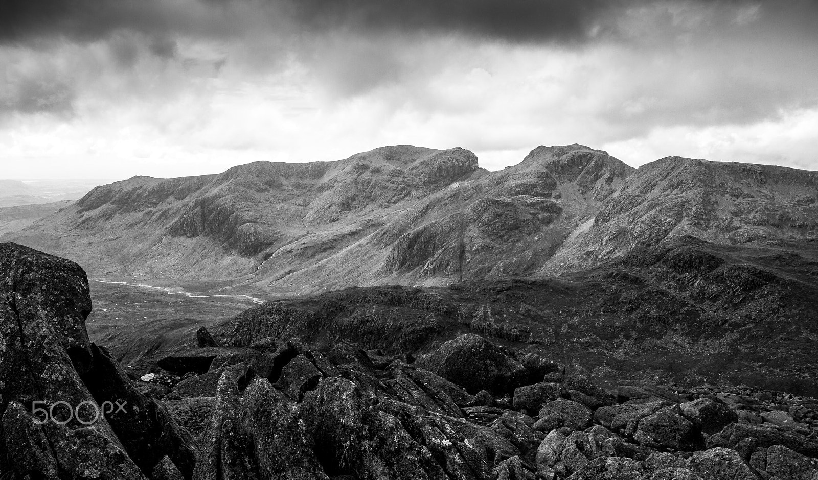 Canon EOS 400D (EOS Digital Rebel XTi / EOS Kiss Digital X) sample photo. Scafell & scafell pike from bowfell photography