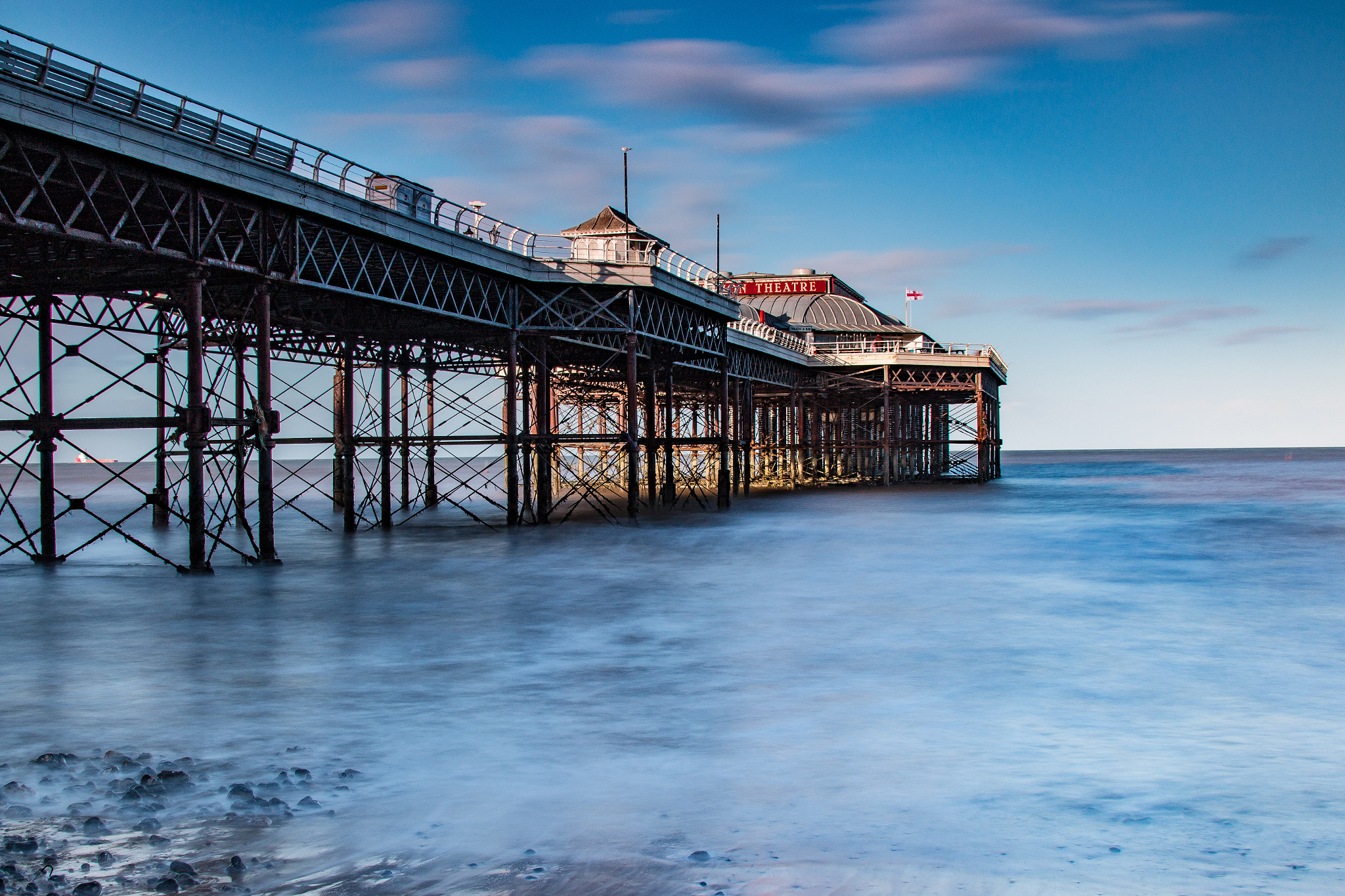 Canon EF 28-300mm F3.5-5.6L IS USM sample photo. Cromer theatre photography
