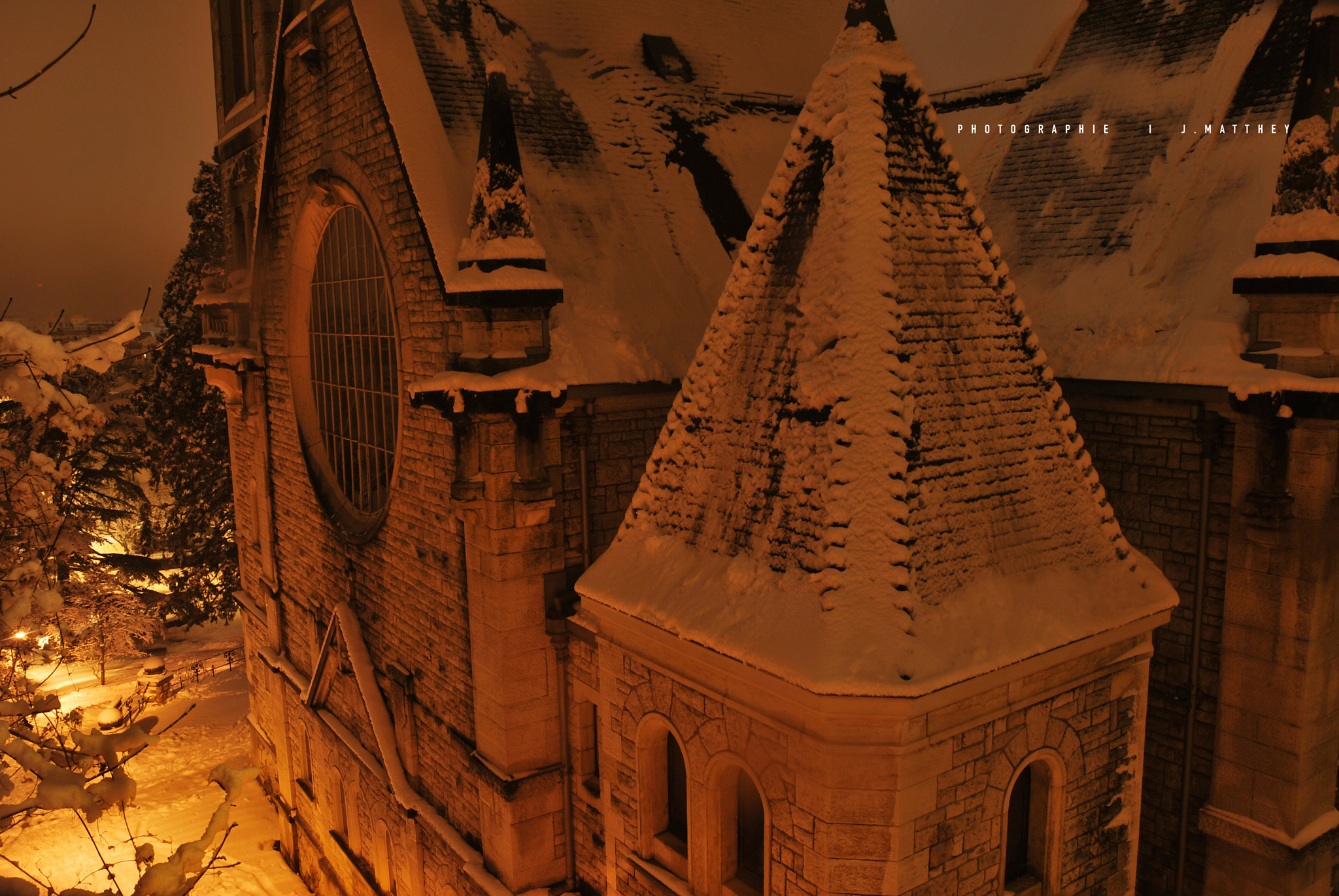 Nikon D60 sample photo. Toit eglise photography