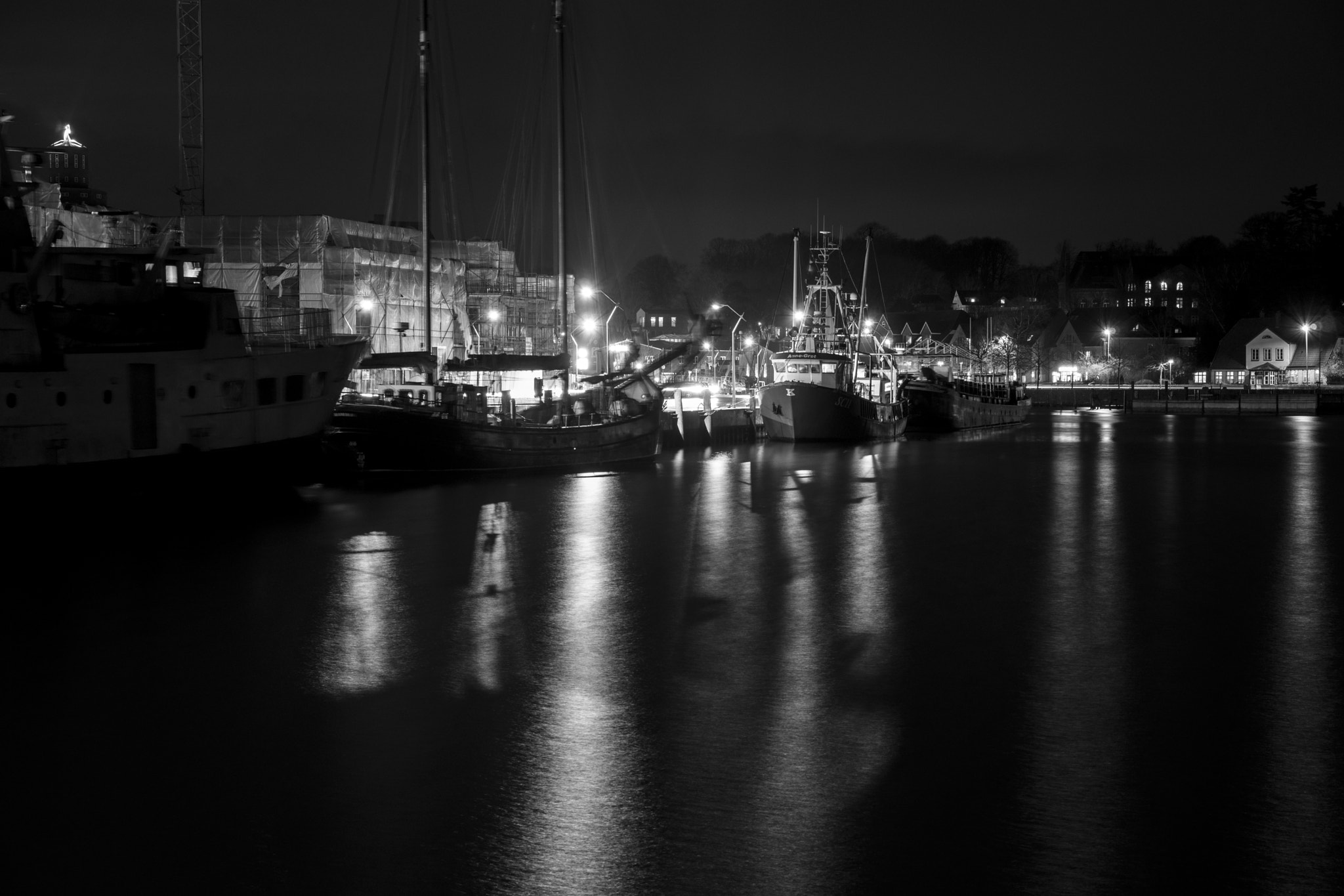 Sony Alpha DSLR-A900 + Tamron SP 24-70mm F2.8 Di VC USD sample photo. Night photography