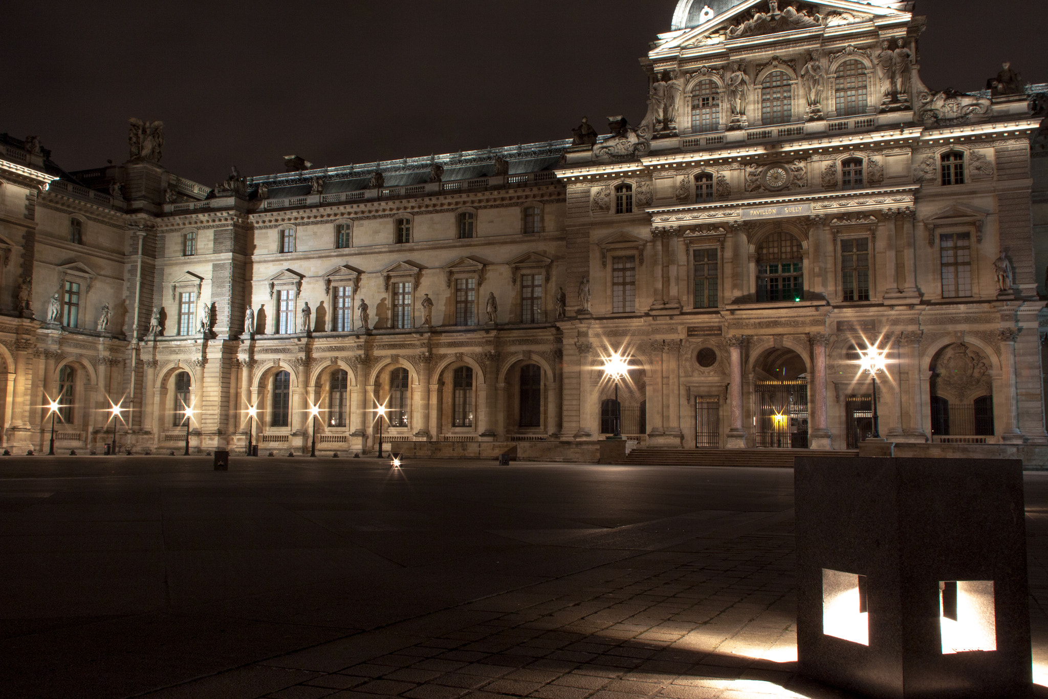 Canon EOS 50D + Canon EF 20mm F2.8 USM sample photo. Le pavillon sully photography