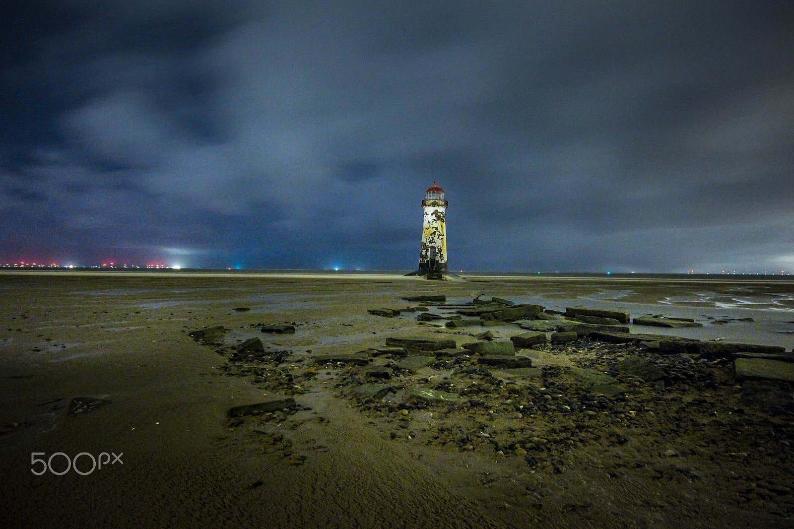 Canon EOS M + Sigma 10-20mm F4-5.6 EX DC HSM sample photo. Lighthouse in the dark photography