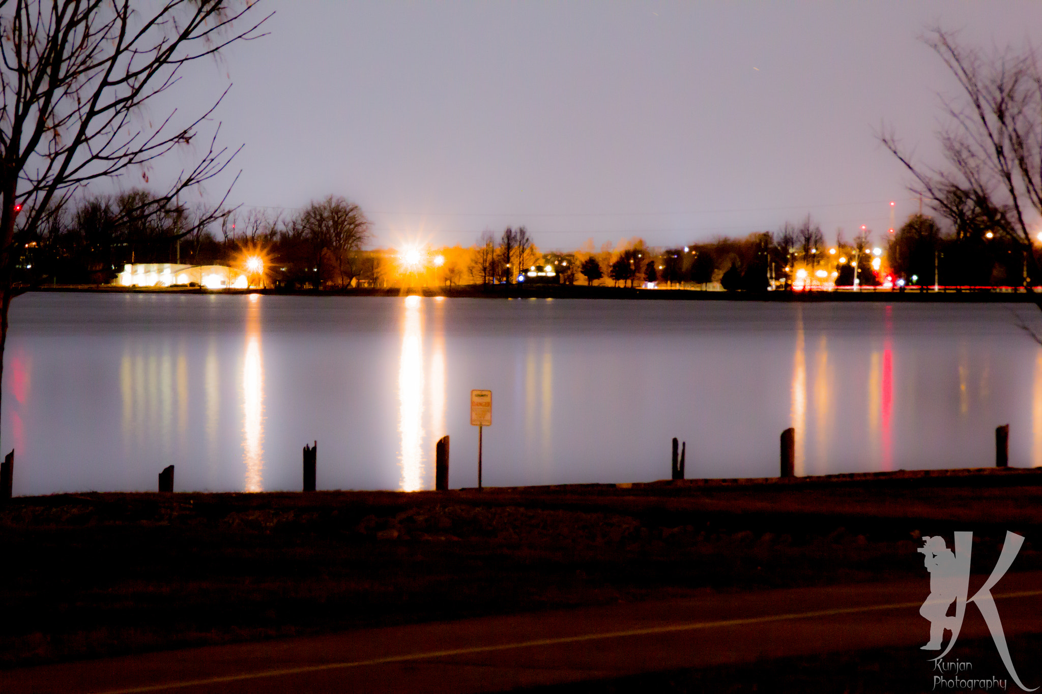 Canon EOS 600D (Rebel EOS T3i / EOS Kiss X5) + Tamron AF 18-200mm F3.5-6.3 XR Di II LD Aspherical (IF) Macro sample photo. Quite lake at night photography